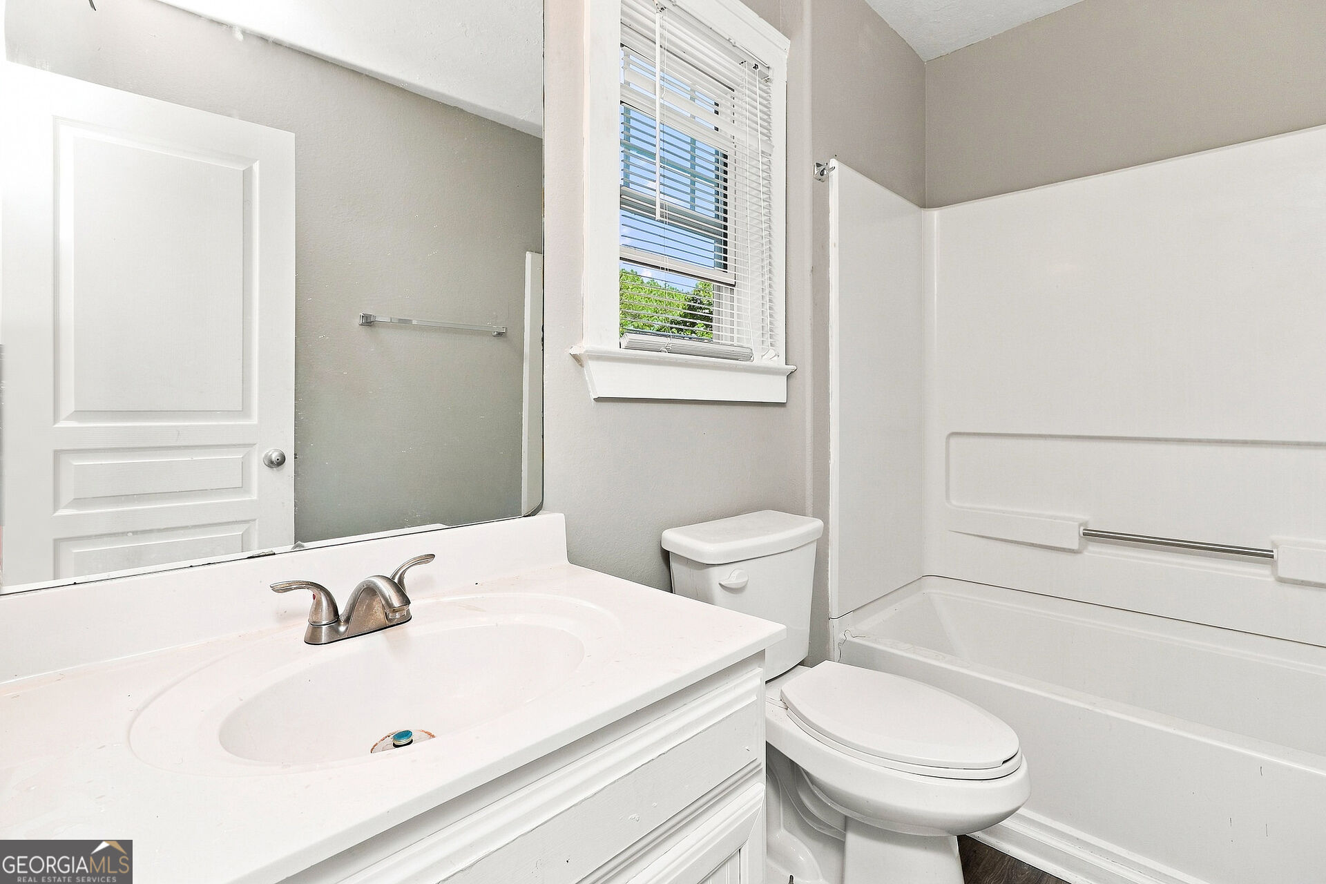 114 Parkway Drive Property Photo 11