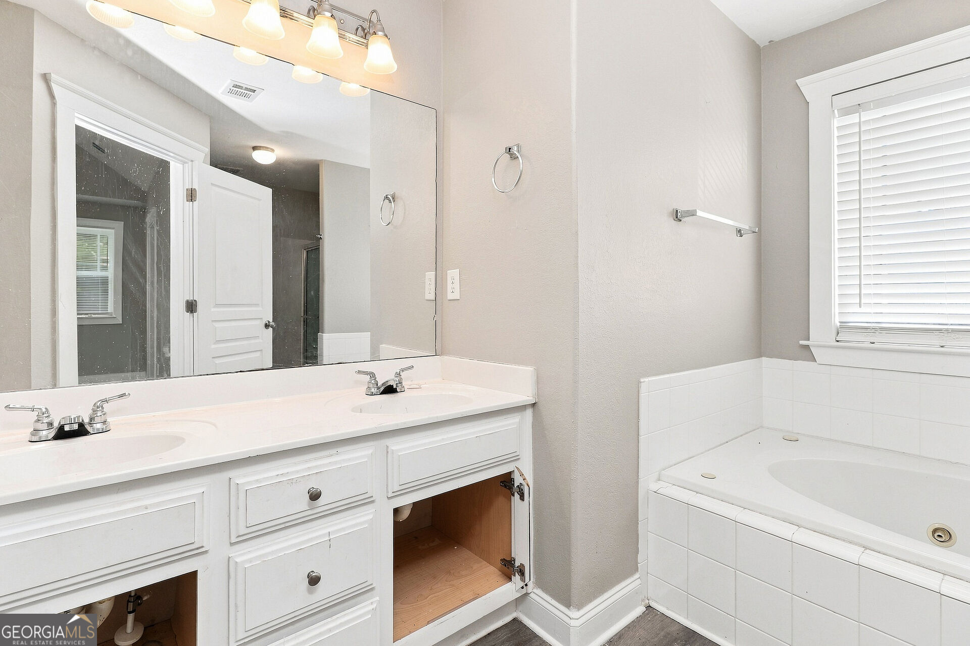 114 Parkway Drive Property Photo 14