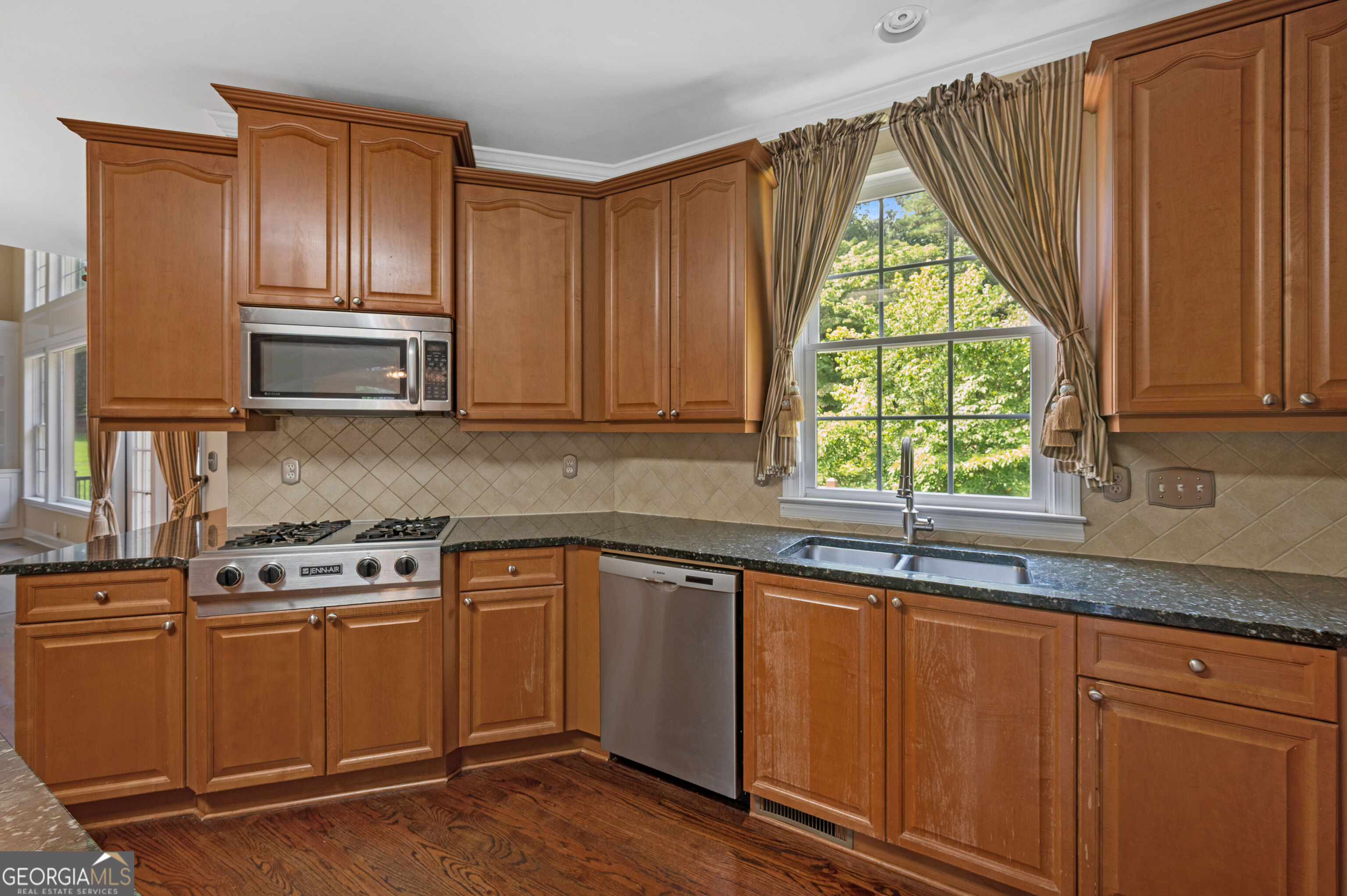 562 Vinings Springs Drive Se Property Photo 20