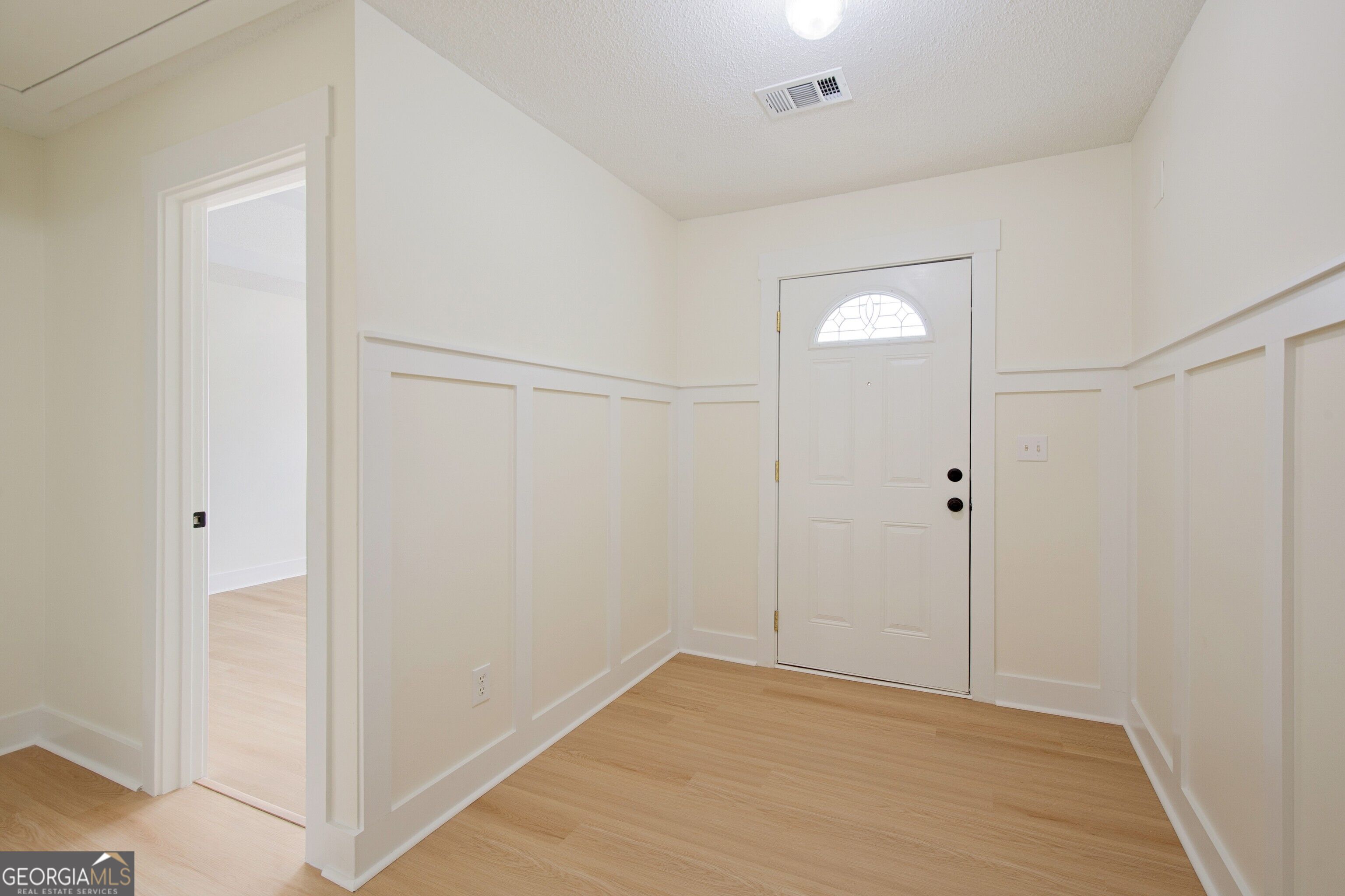 1273 Millstone Way Property Photo 5