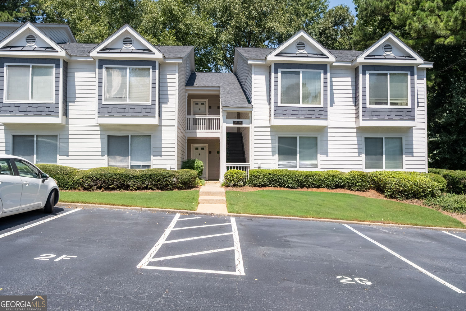 27 Little Silver Court Se Property Photo 1