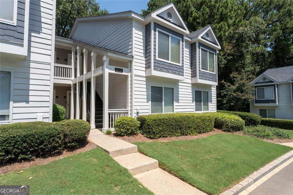 27 Little Silver Court Se Property Photo 3