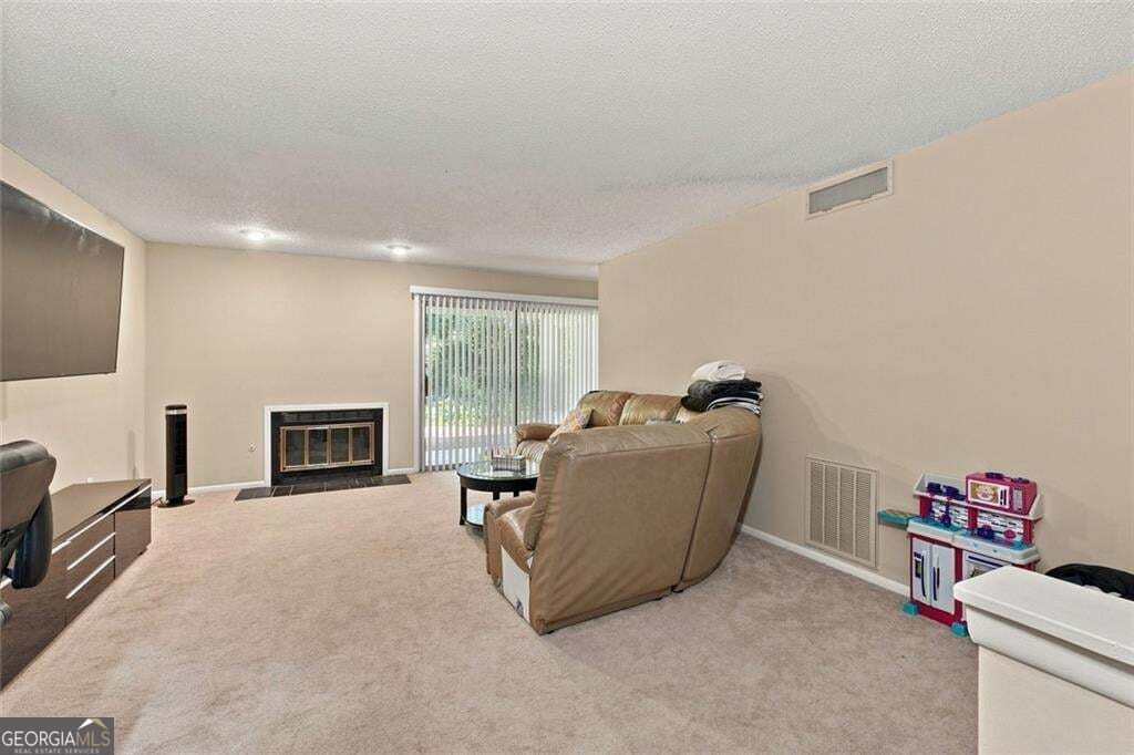 27 Little Silver Court Se Property Photo 5