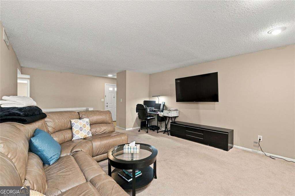 27 Little Silver Court Se Property Photo 7