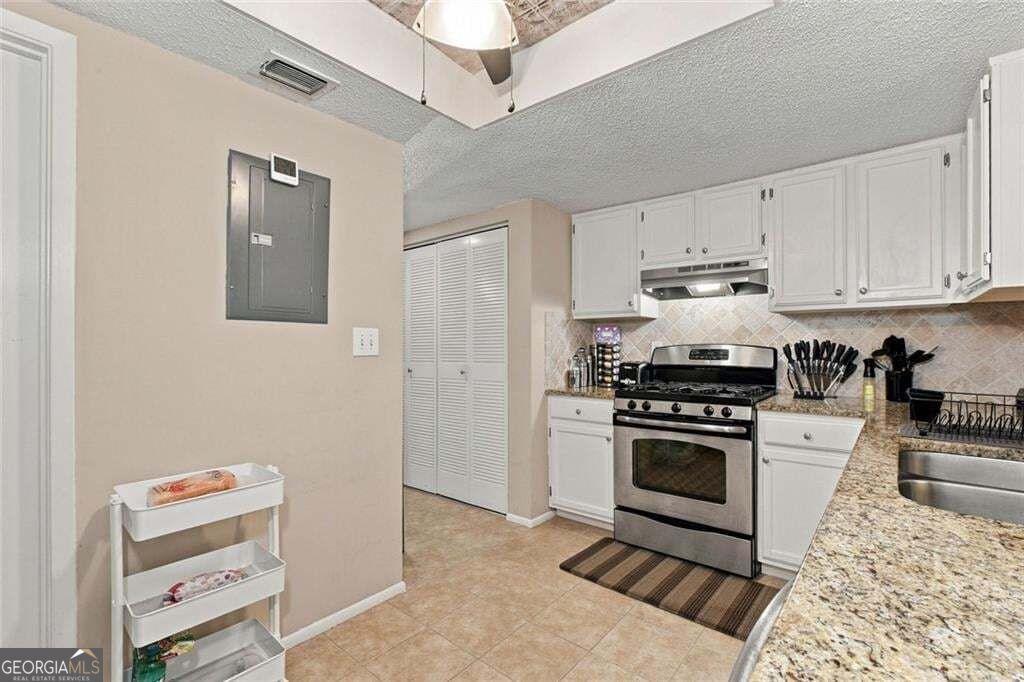27 Little Silver Court Se Property Photo 10
