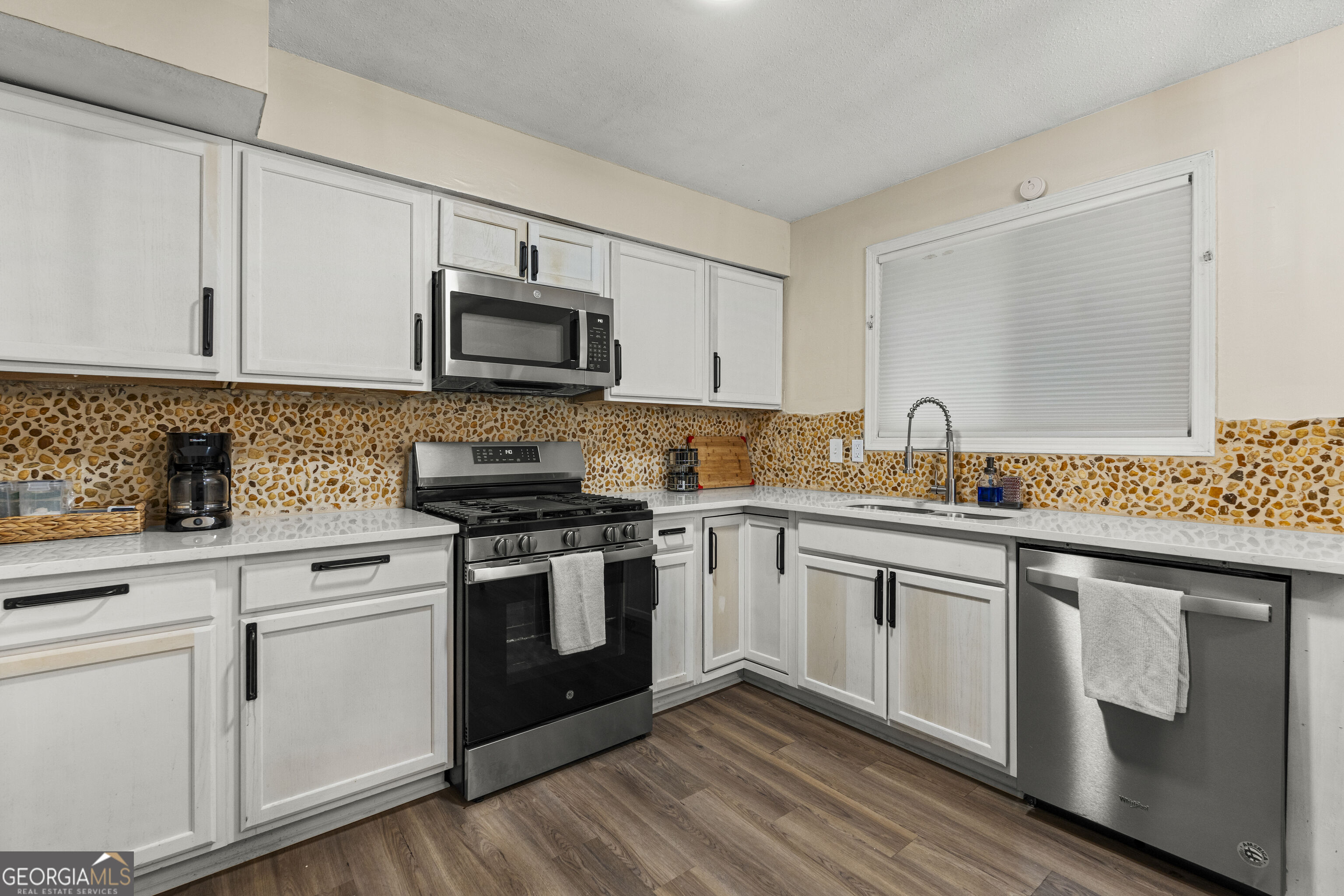 4930 Sentry Street Property Photo 14