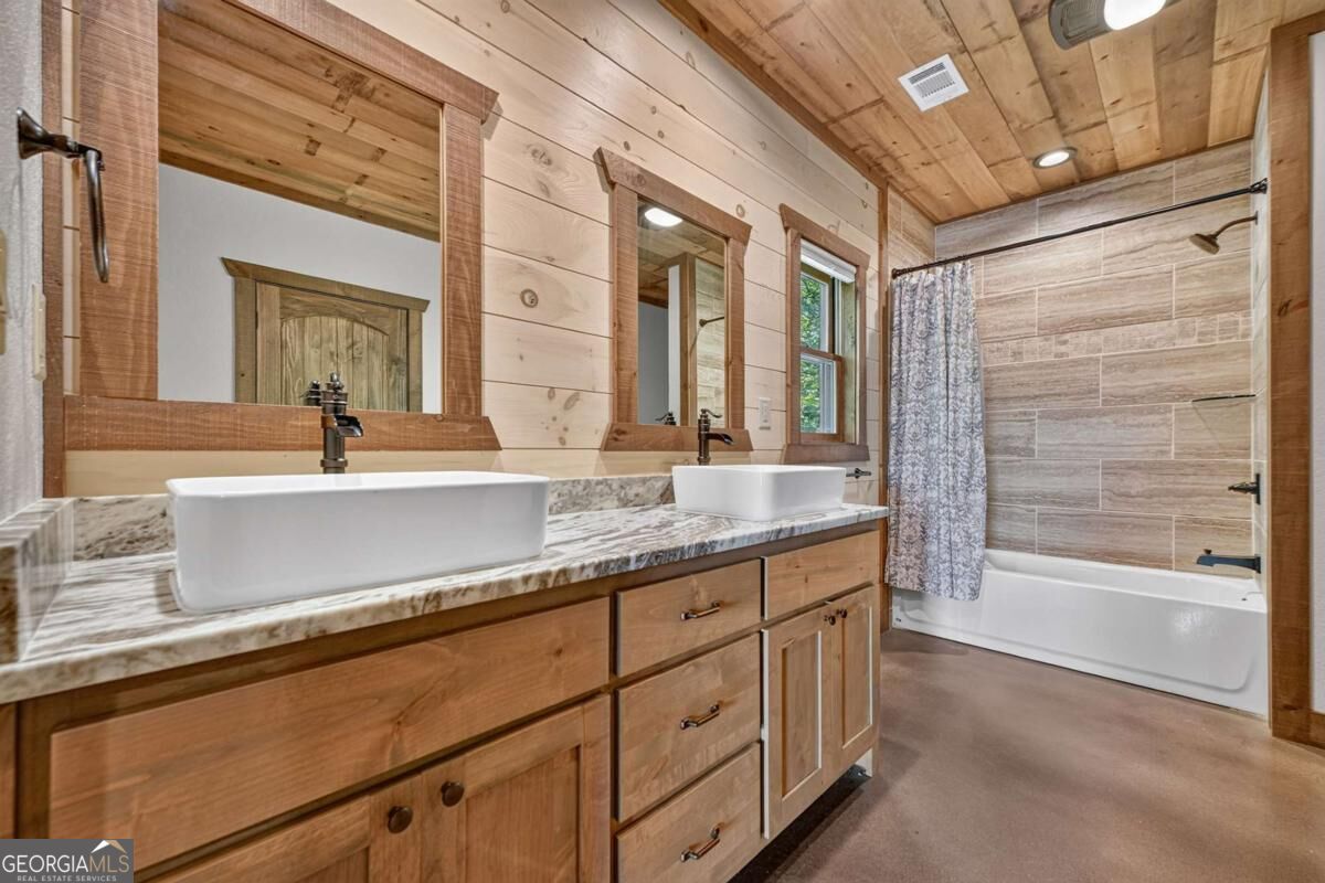 320 Amber Ridge Property Photo 45