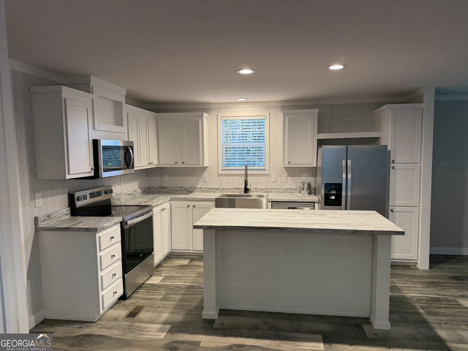 2364 Candler Road Property Photo 4