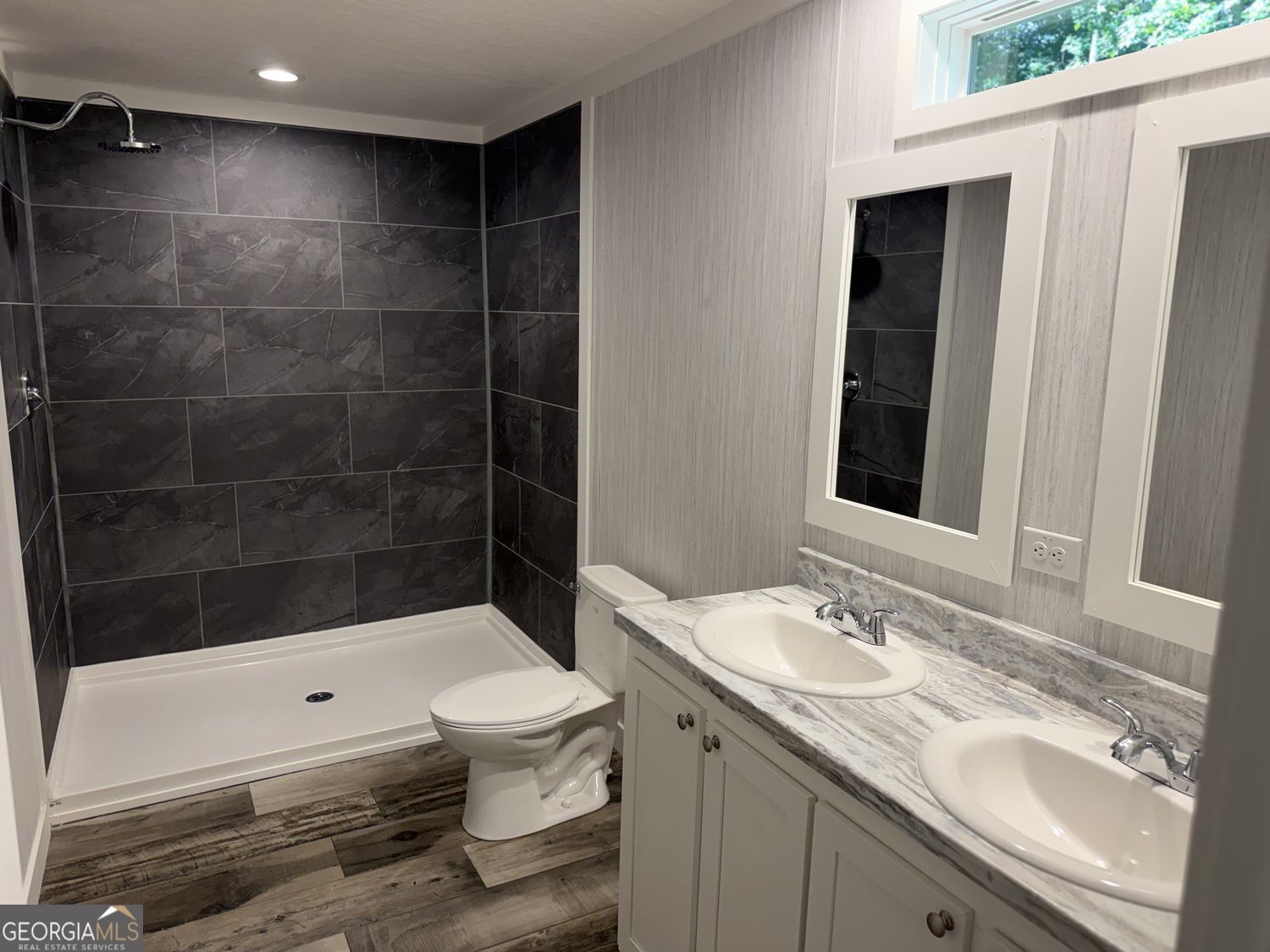 2364 Candler Road Property Photo 9