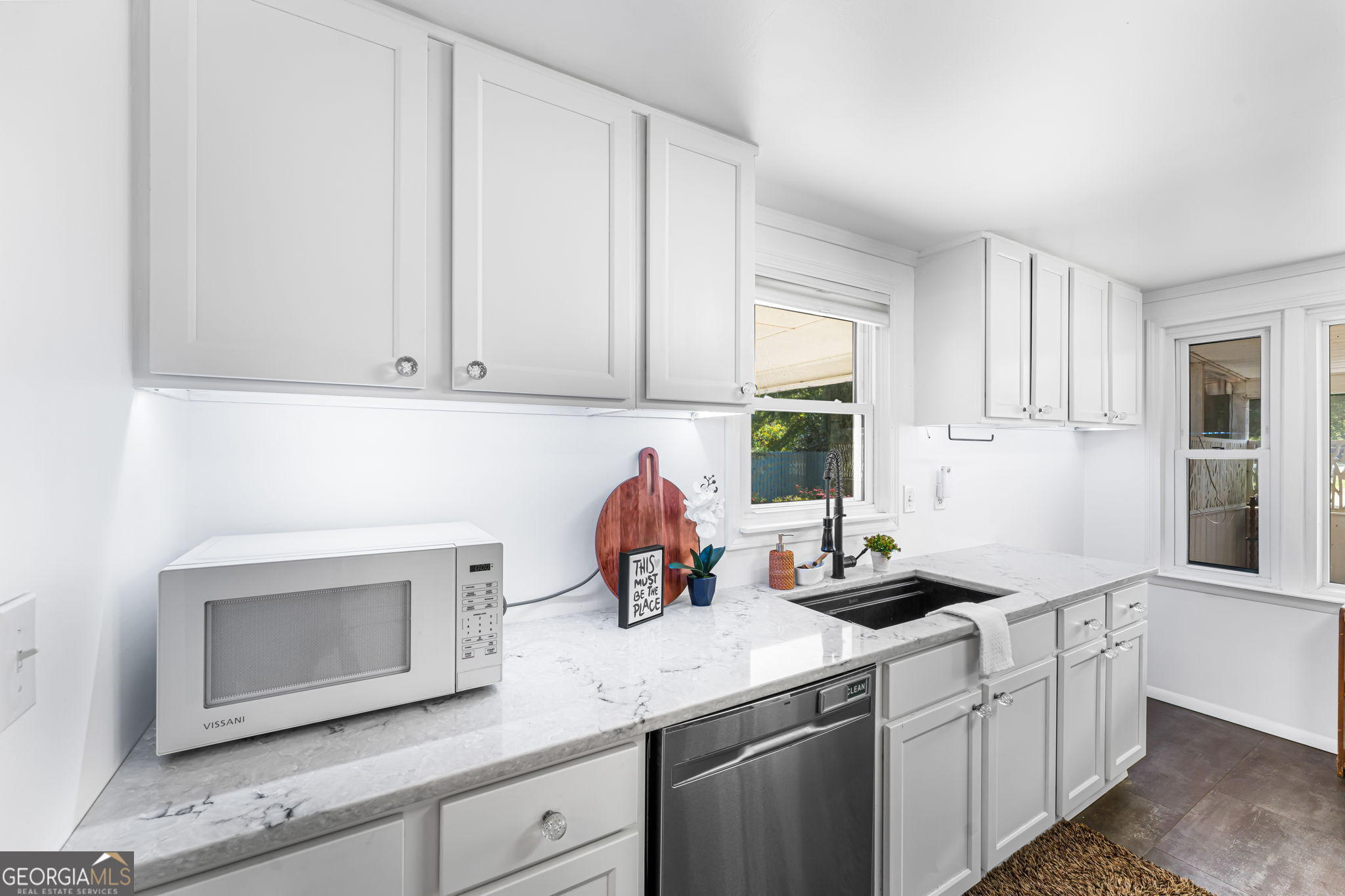 5605 N Highway 33 Property Photo 9