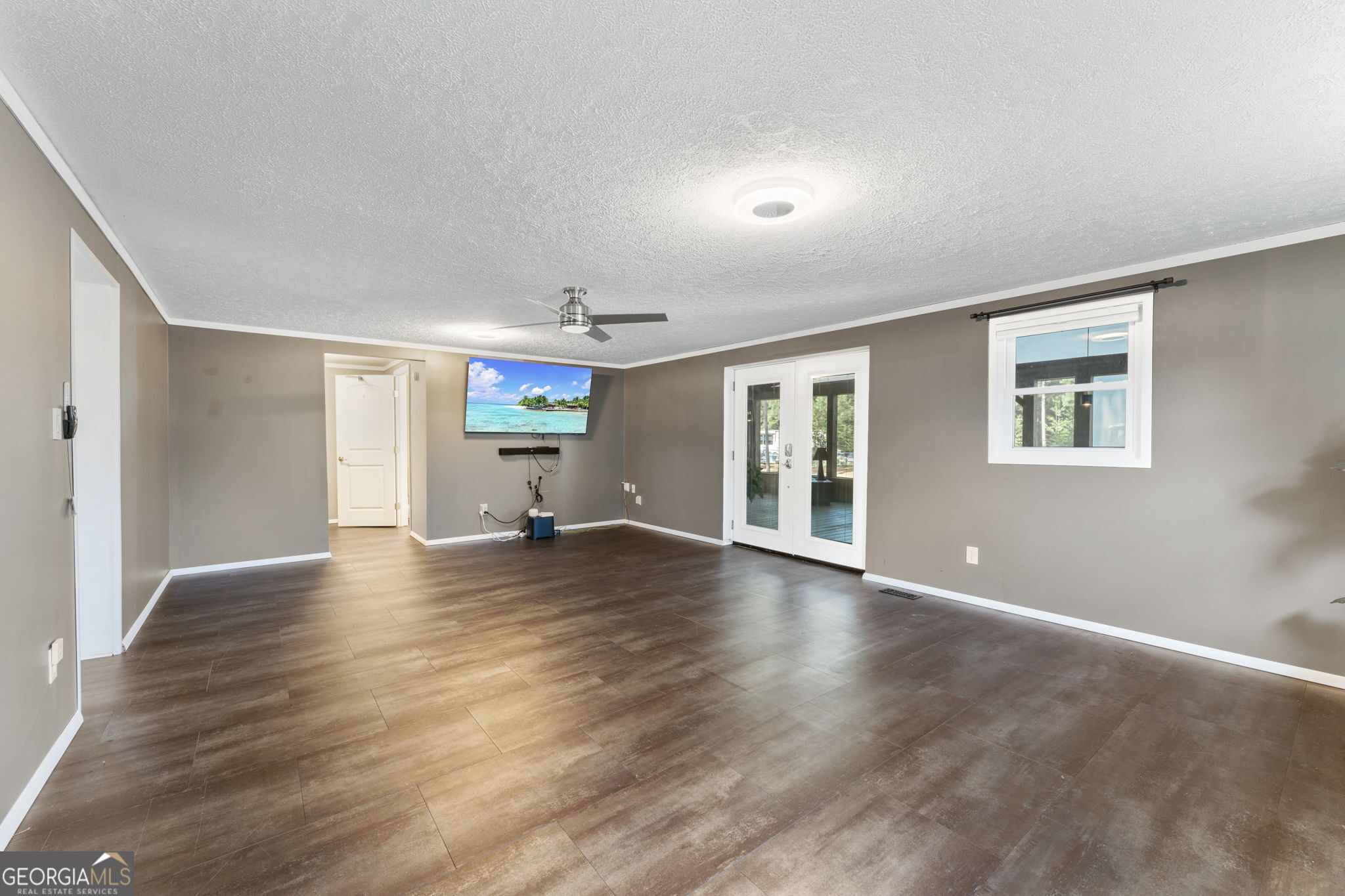 5605 N Highway 33 Property Photo 13