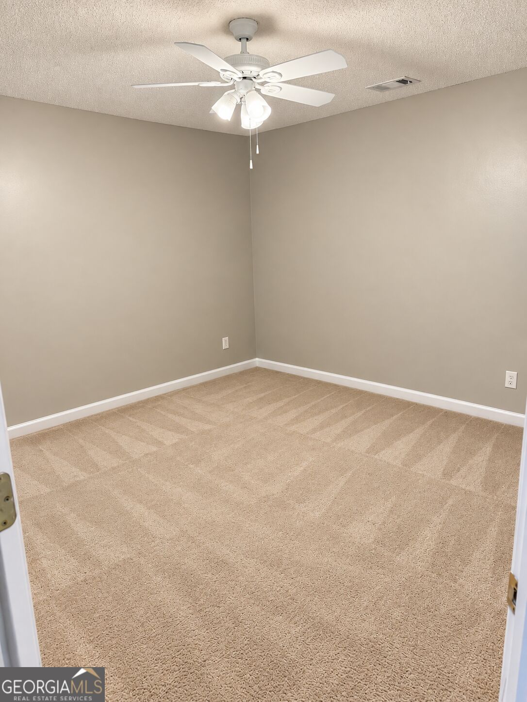 5445 Hilltop Pass Property Photo 14