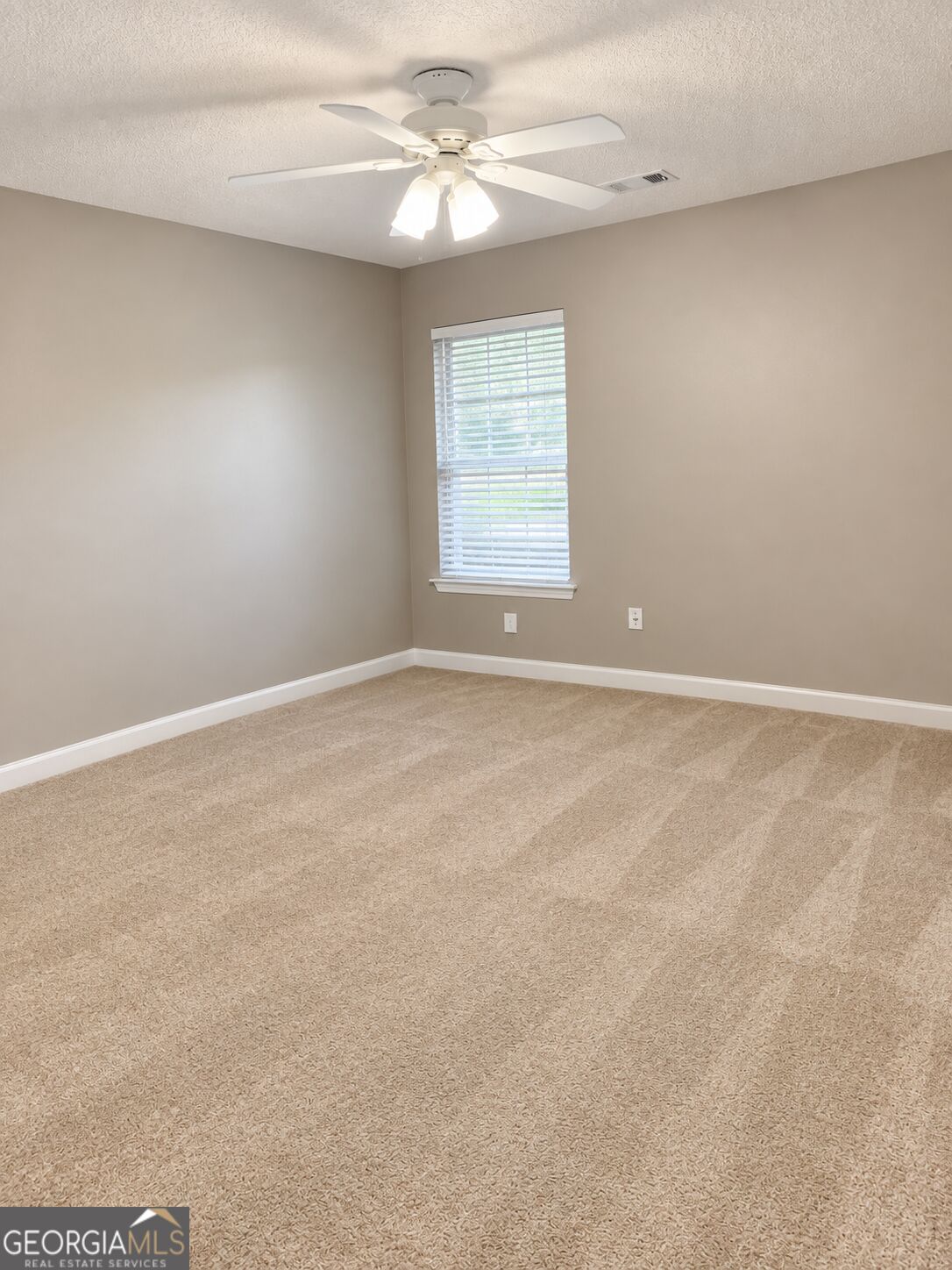 5445 Hilltop Pass Property Photo 15