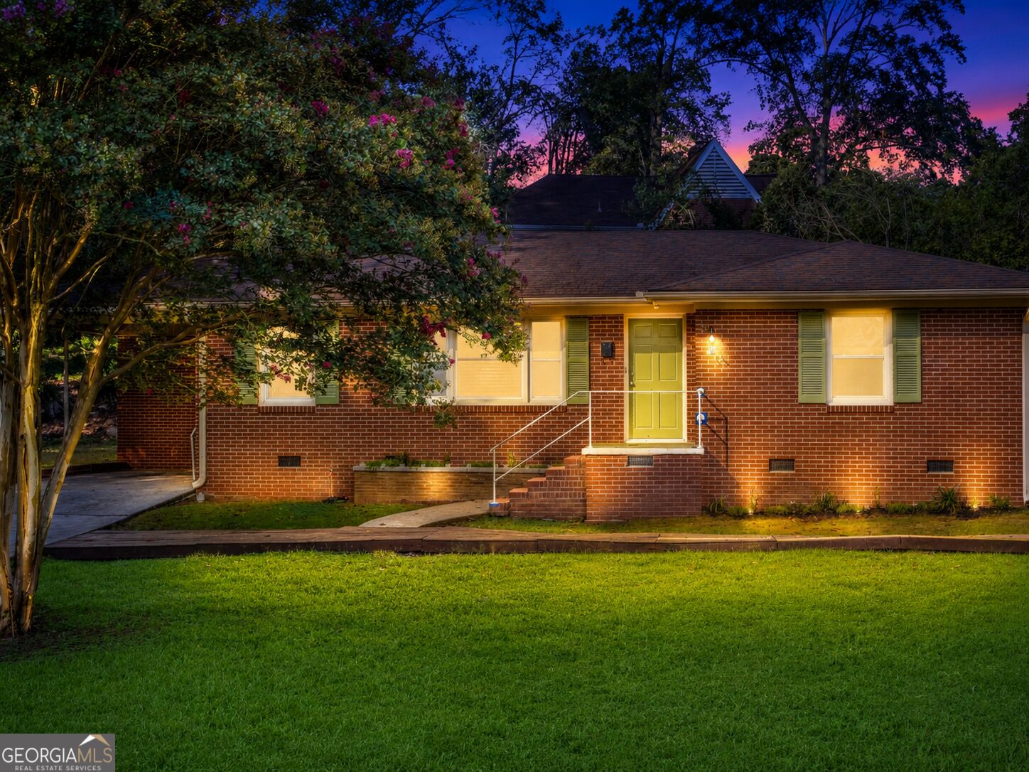 202 Forrest Avenue Property Photo 3
