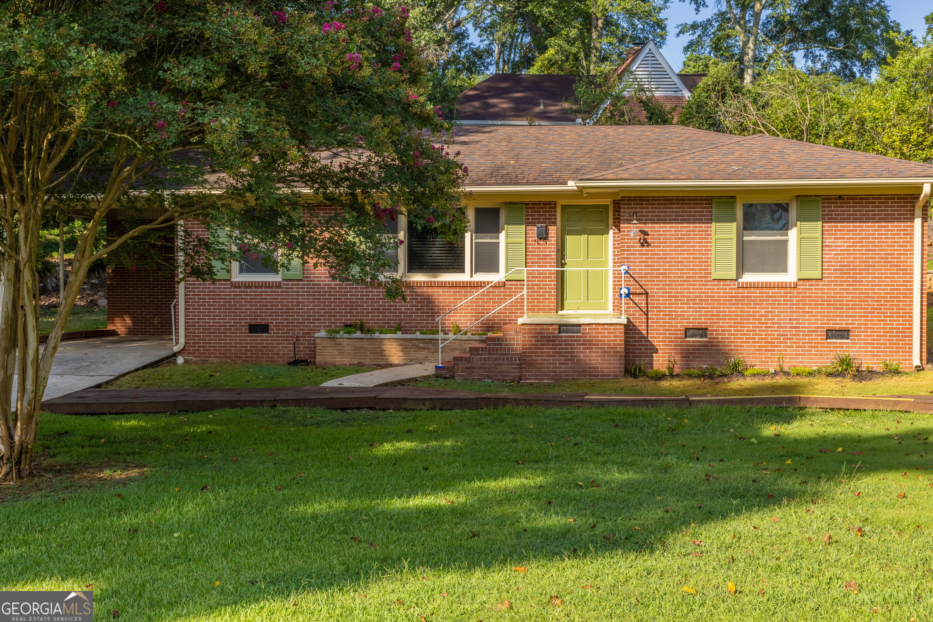 202 Forrest Avenue Property Photo 4
