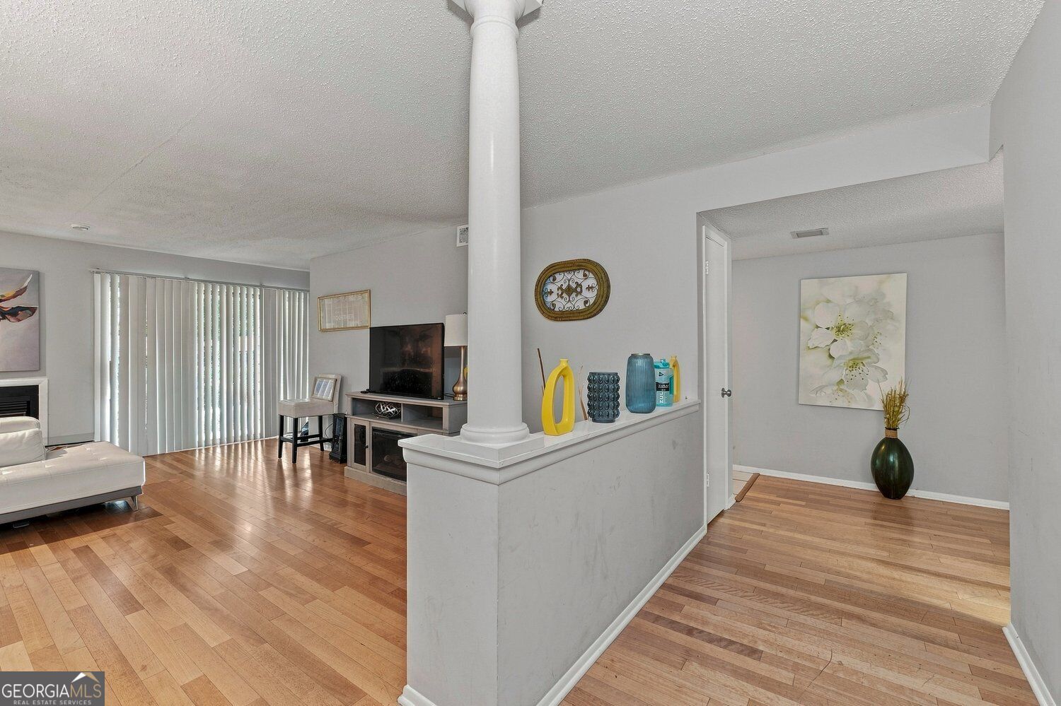 17 Little Silver Court Se # 17 Property Photo 3