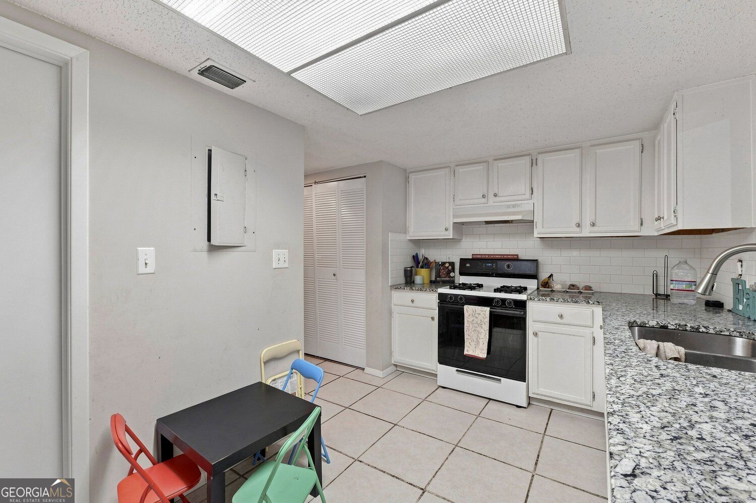 17 Little Silver Court Se # 17 Property Photo 12