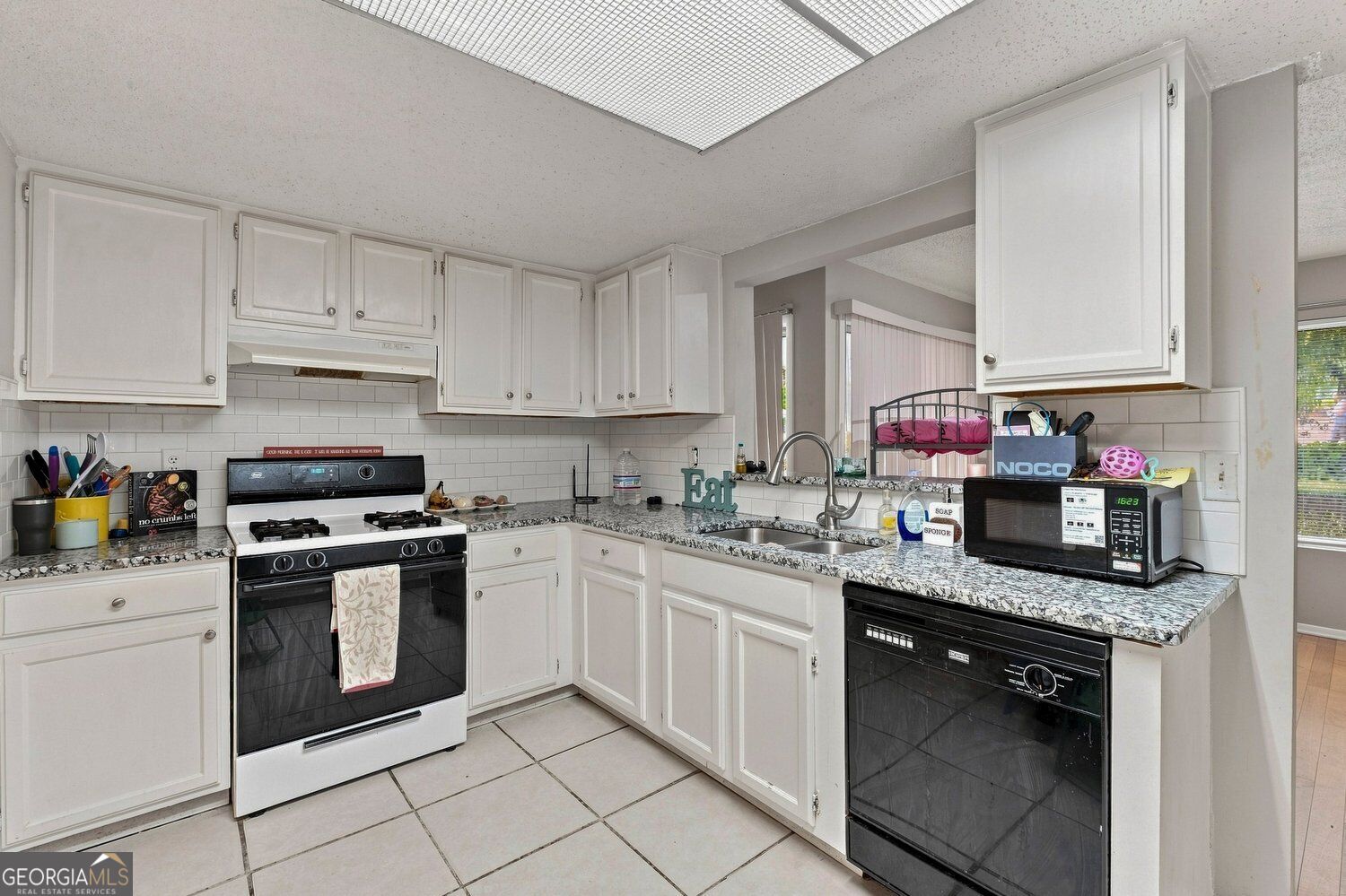 17 Little Silver Court Se # 17 Property Photo 13
