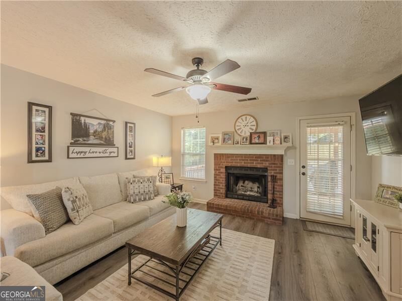 2990 Hampton Valley Drive Property Photo 4