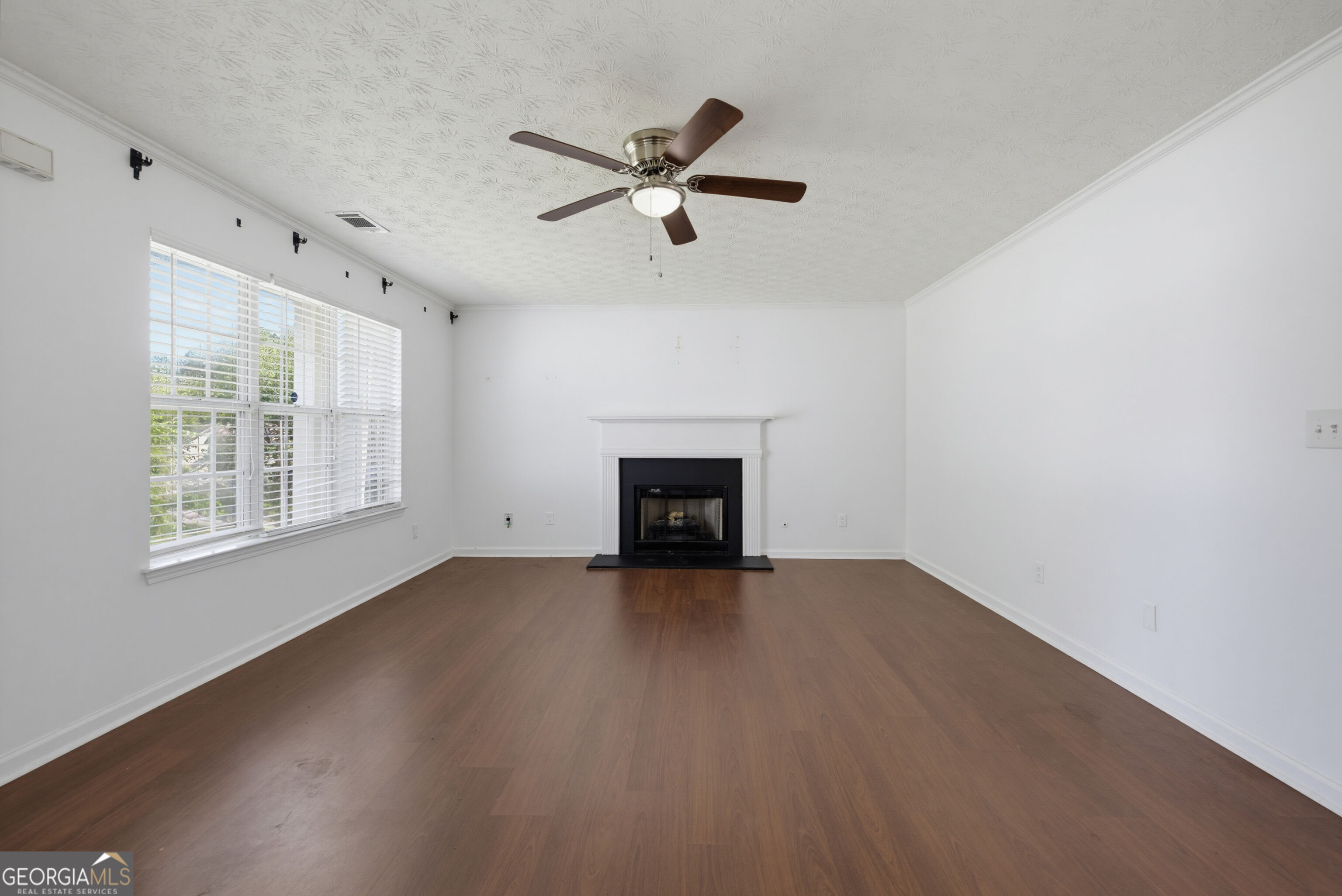 2545 Lake Royale Drive Property Photo 6