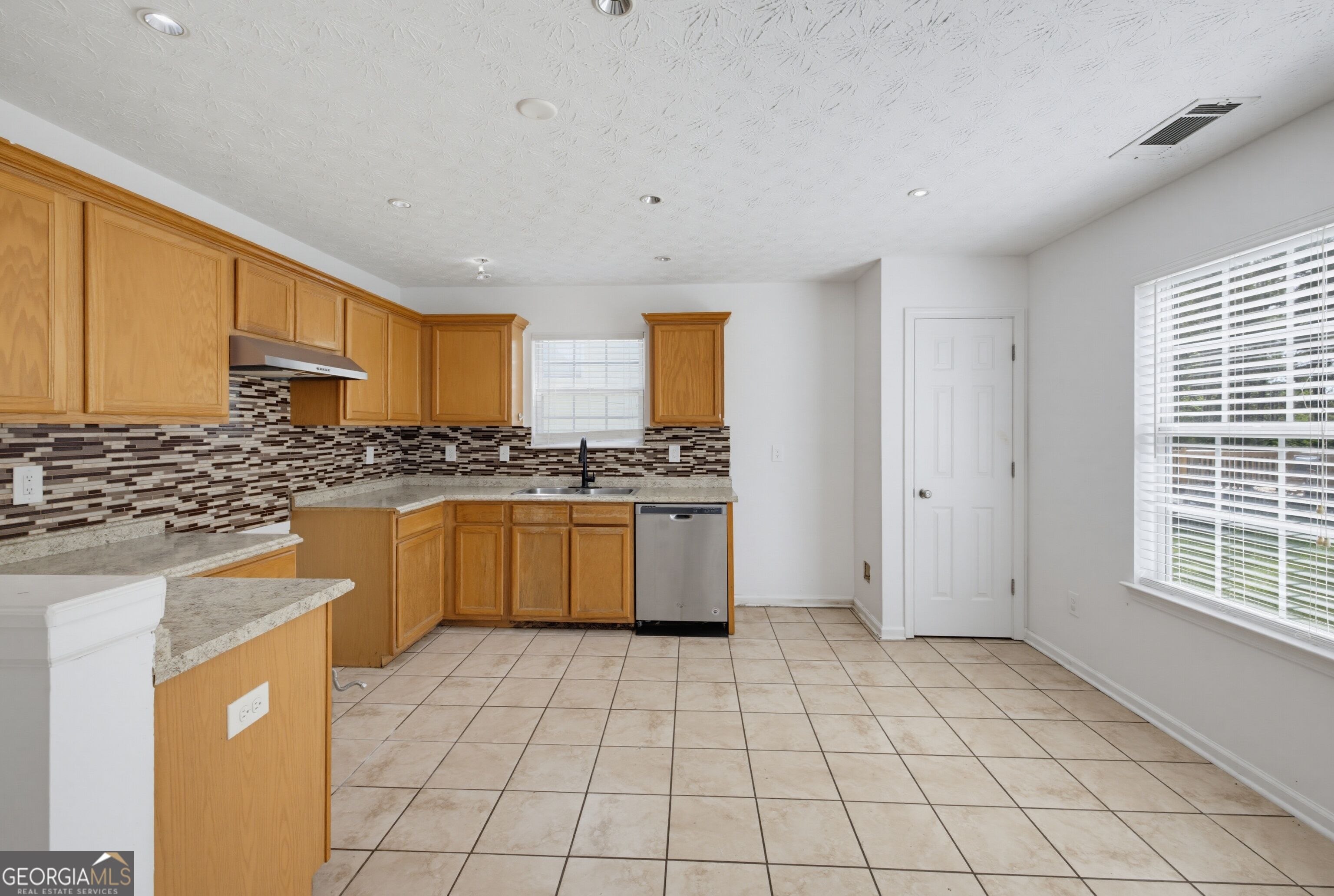 2545 Lake Royale Drive Property Photo 12