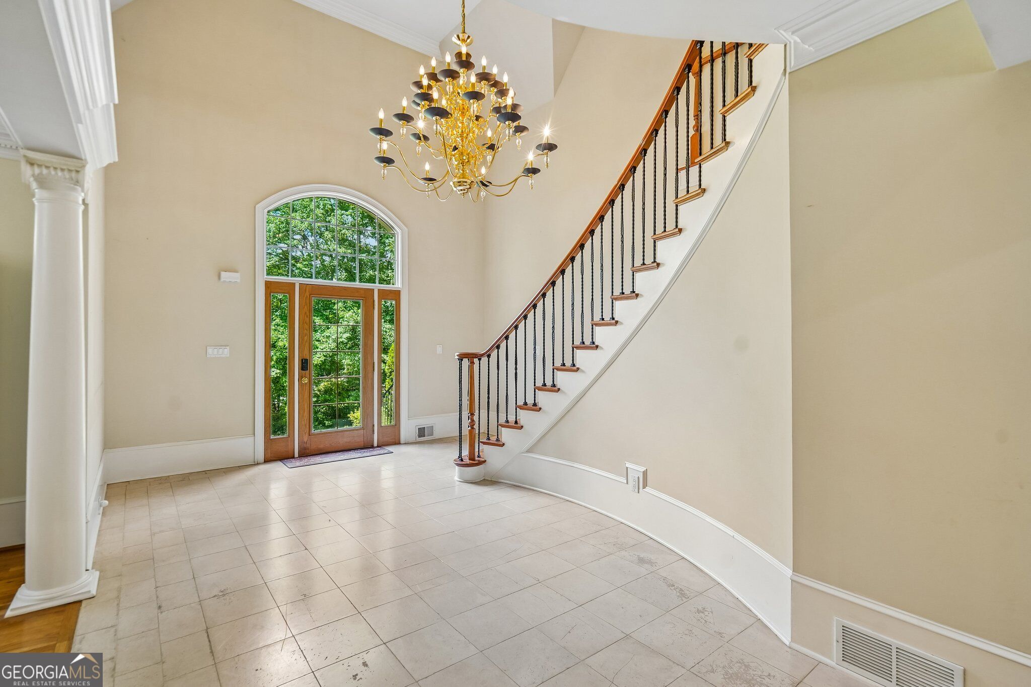 219 Saint Andrews Court Property Photo 4