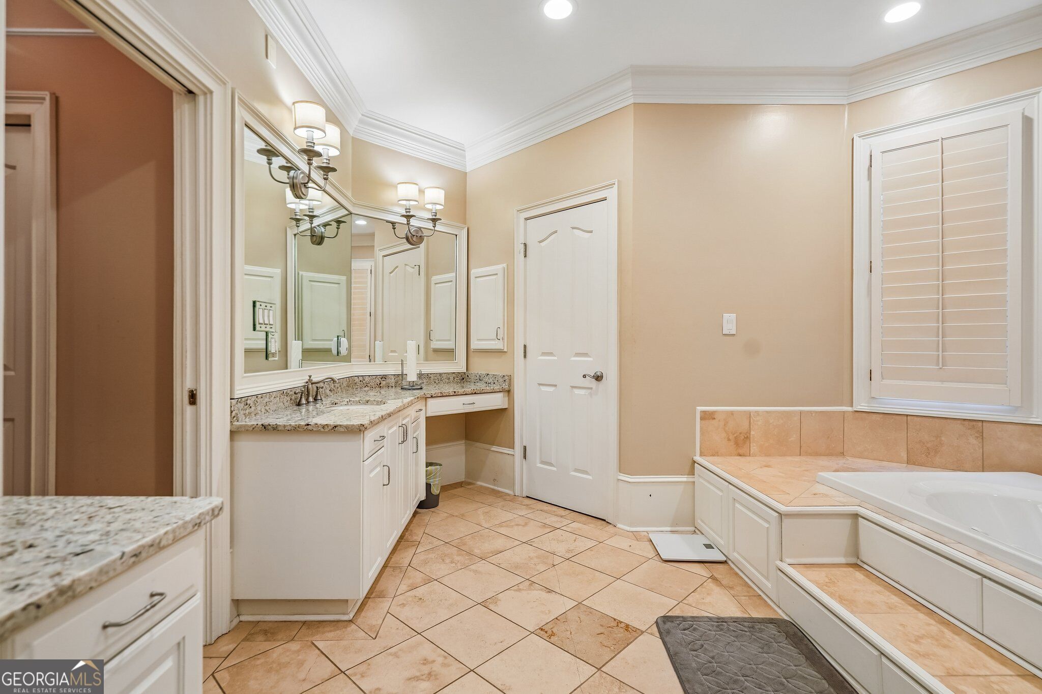 219 Saint Andrews Court Property Photo 31