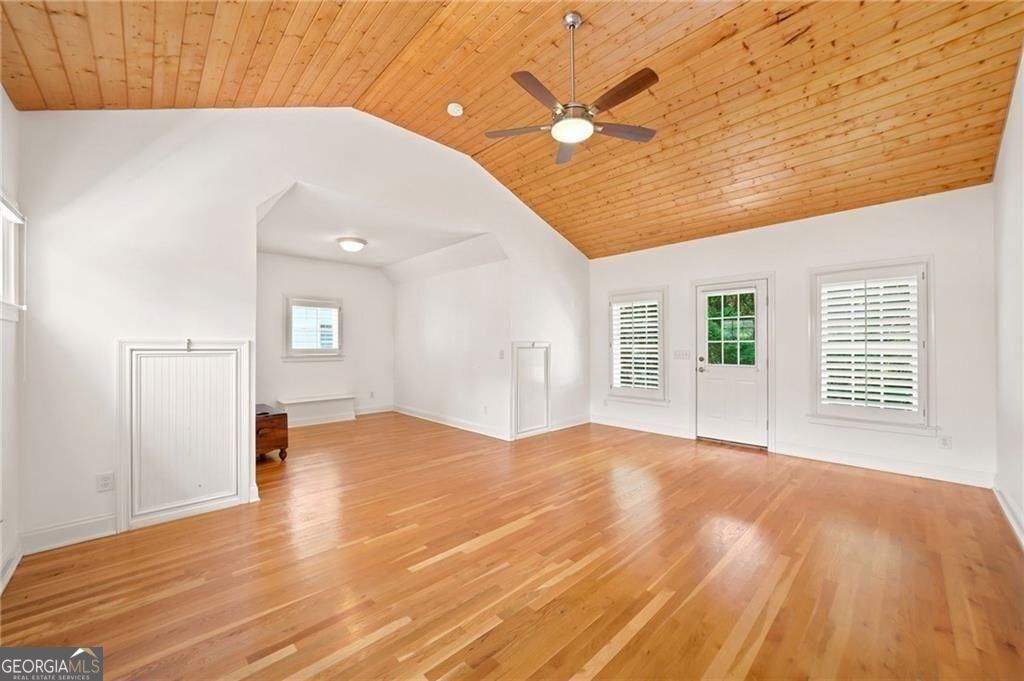 3901 Hazelhurst Drive Property Photo 10