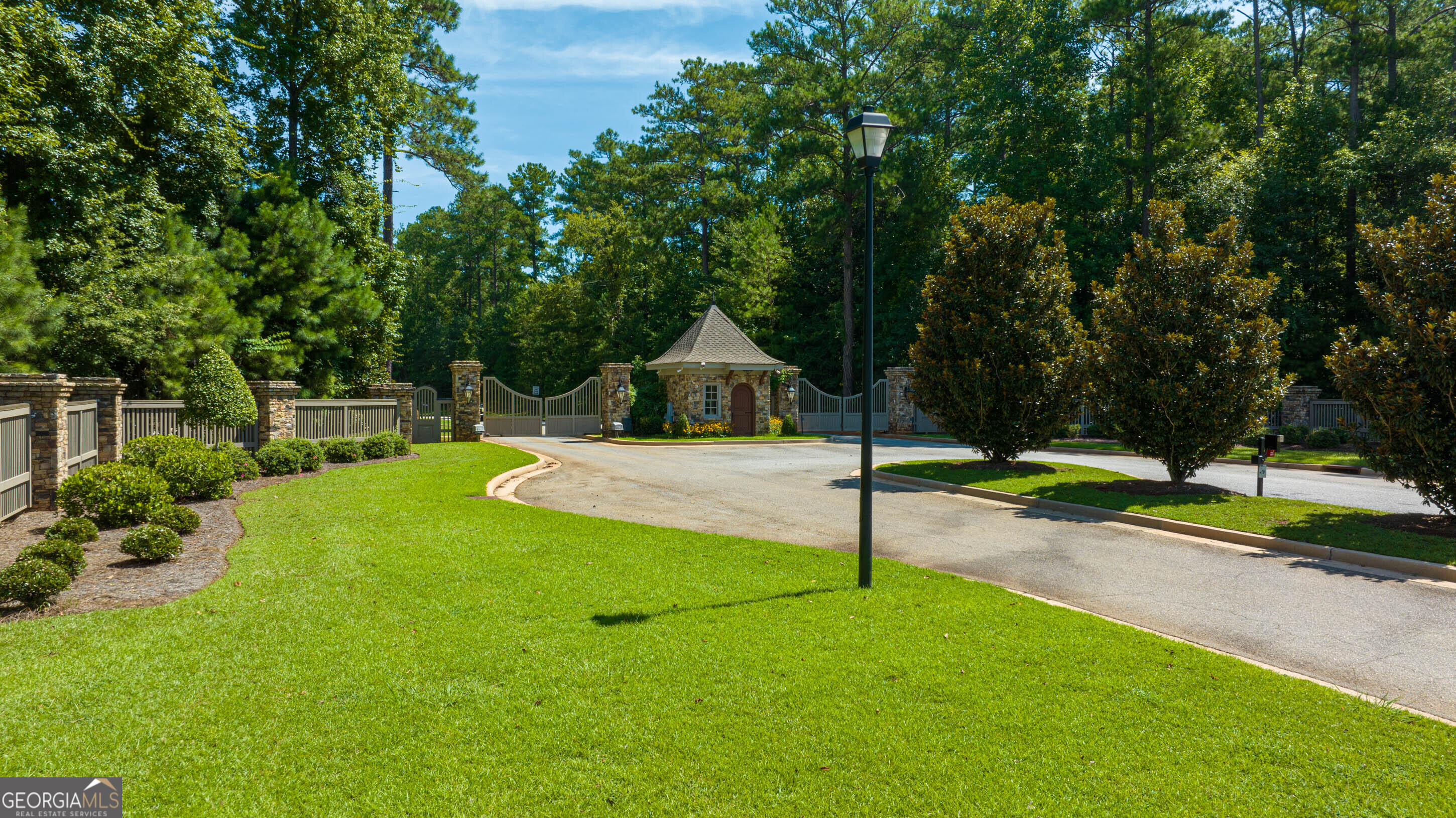 157 Camden Trace Property Photo 1