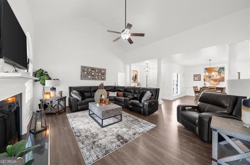 1330 Crimson Lane Property Photo 3