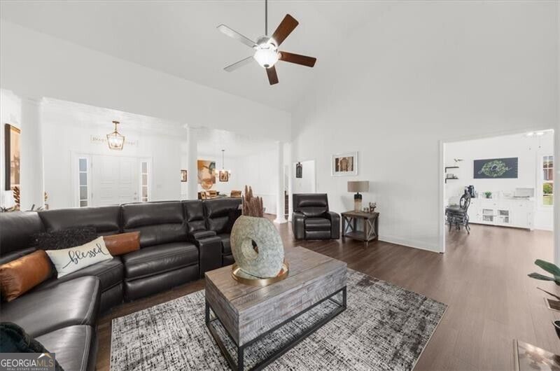 1330 Crimson Lane Property Photo 4