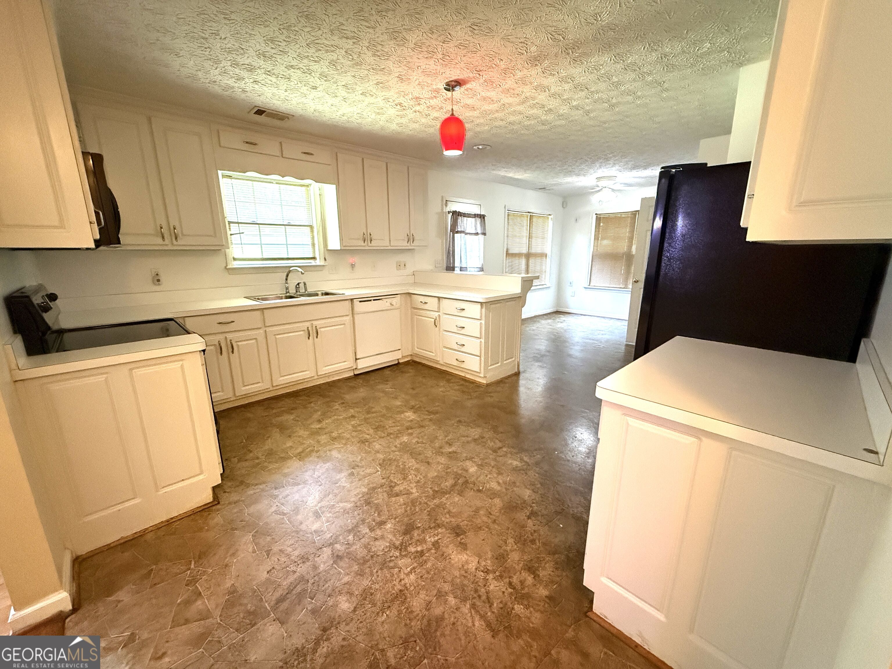 25 Brookstone Court Property Photo 4