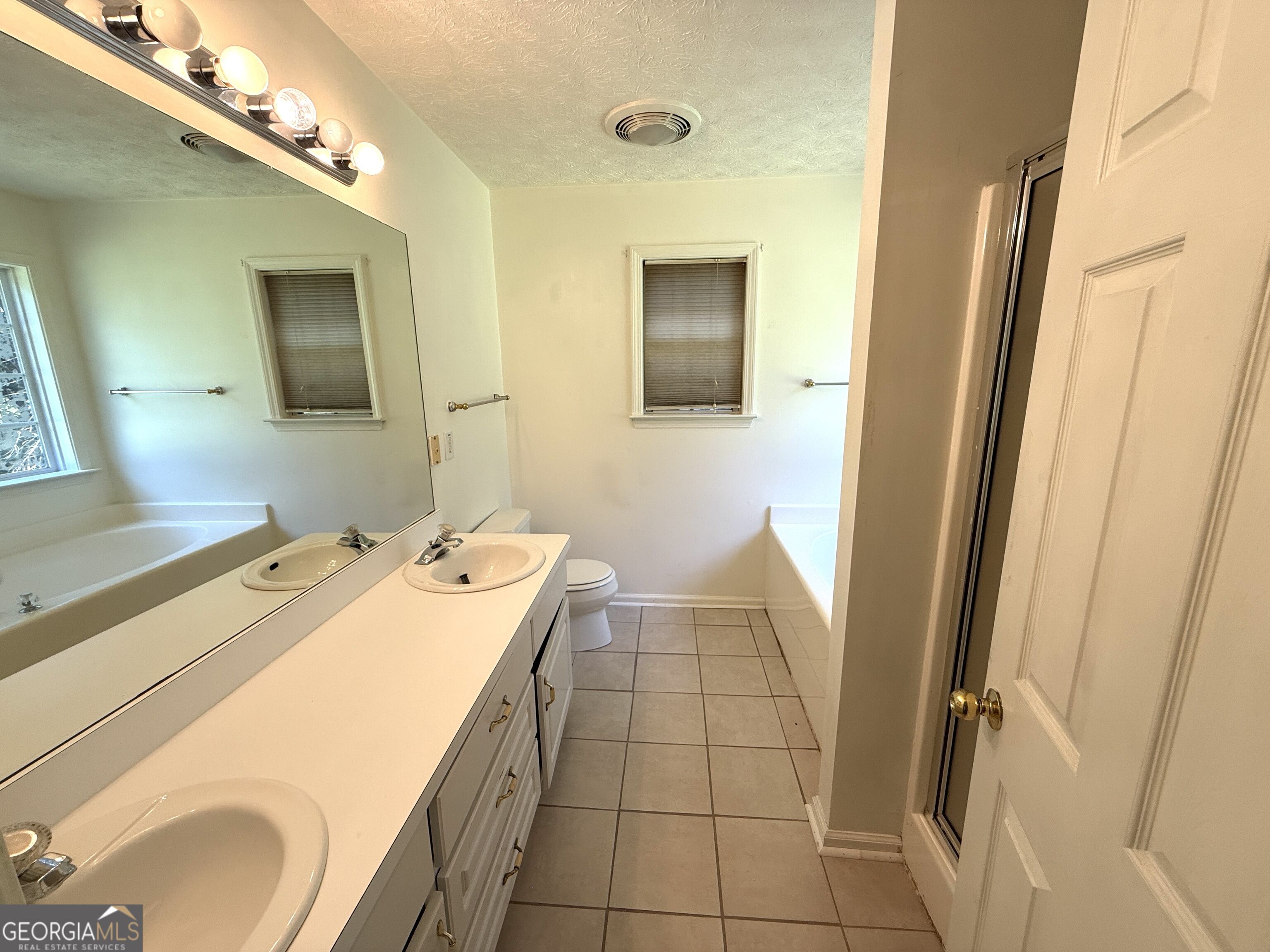 25 Brookstone Court Property Photo 8