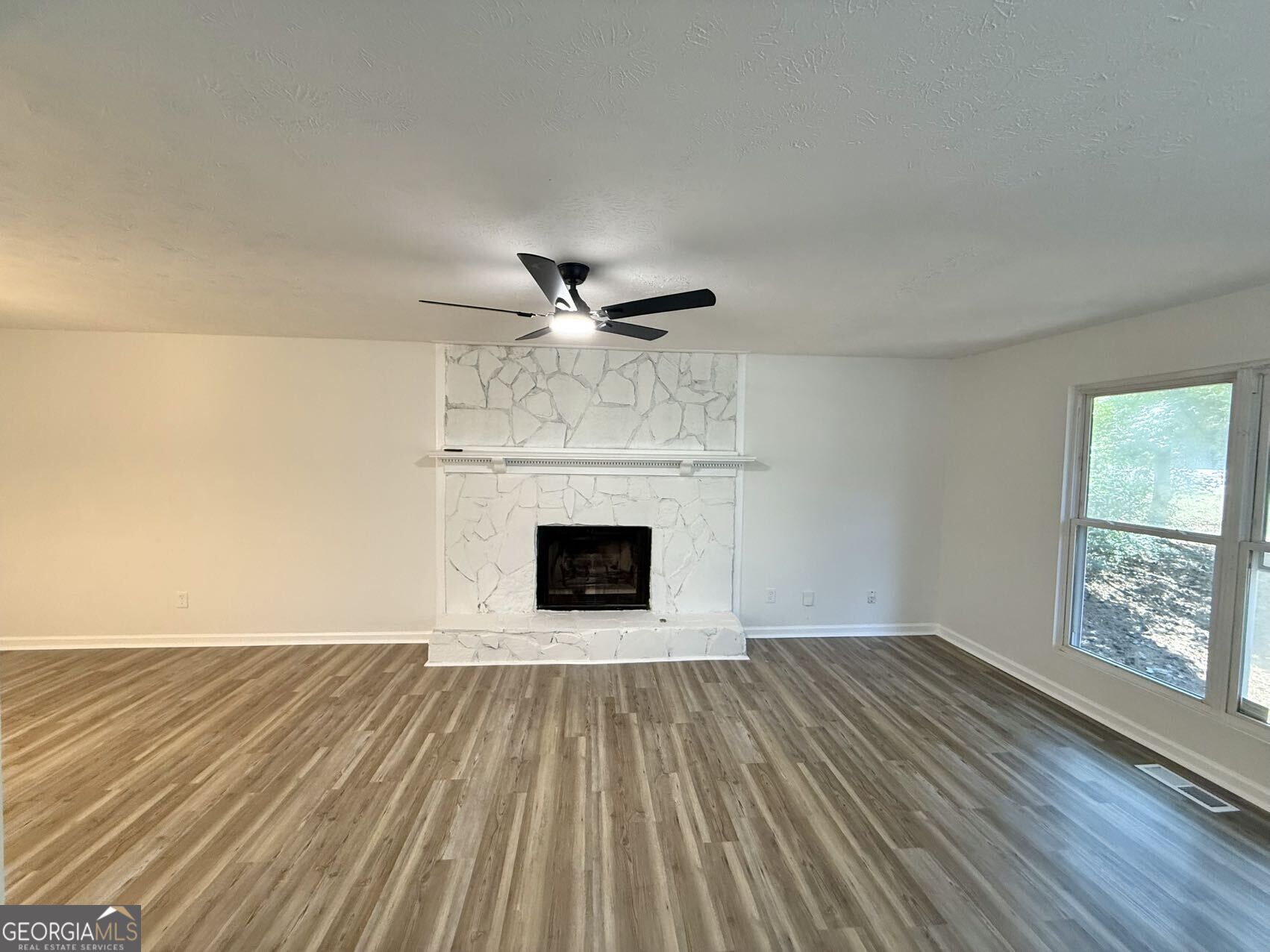 3570 Brenda Court Property Photo 3