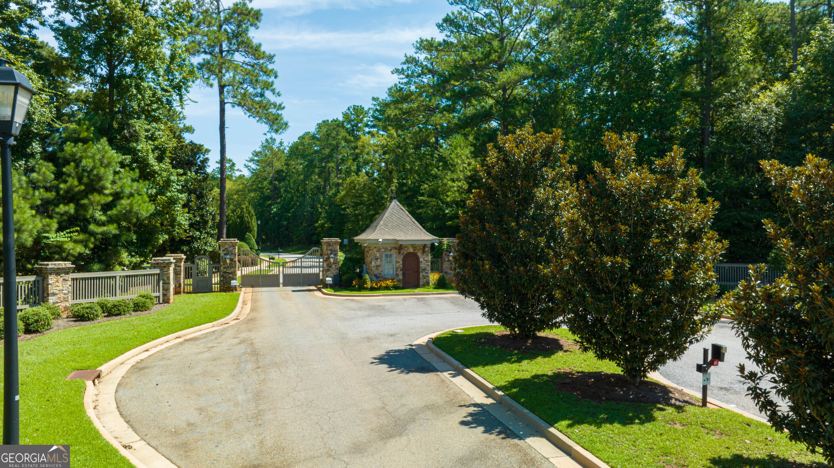 153 Camden Trace Property Photo 2