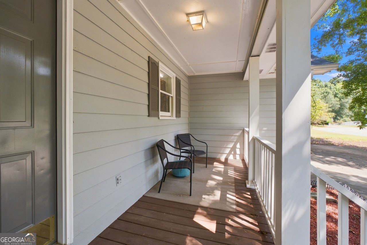 11212 Hemlock Road Property Photo 7