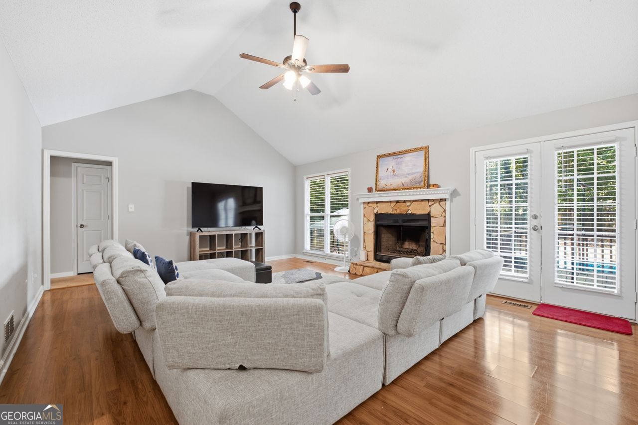 11212 Hemlock Road Property Photo 9