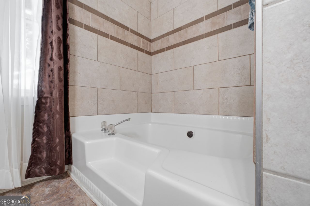 11212 Hemlock Road Property Photo 24