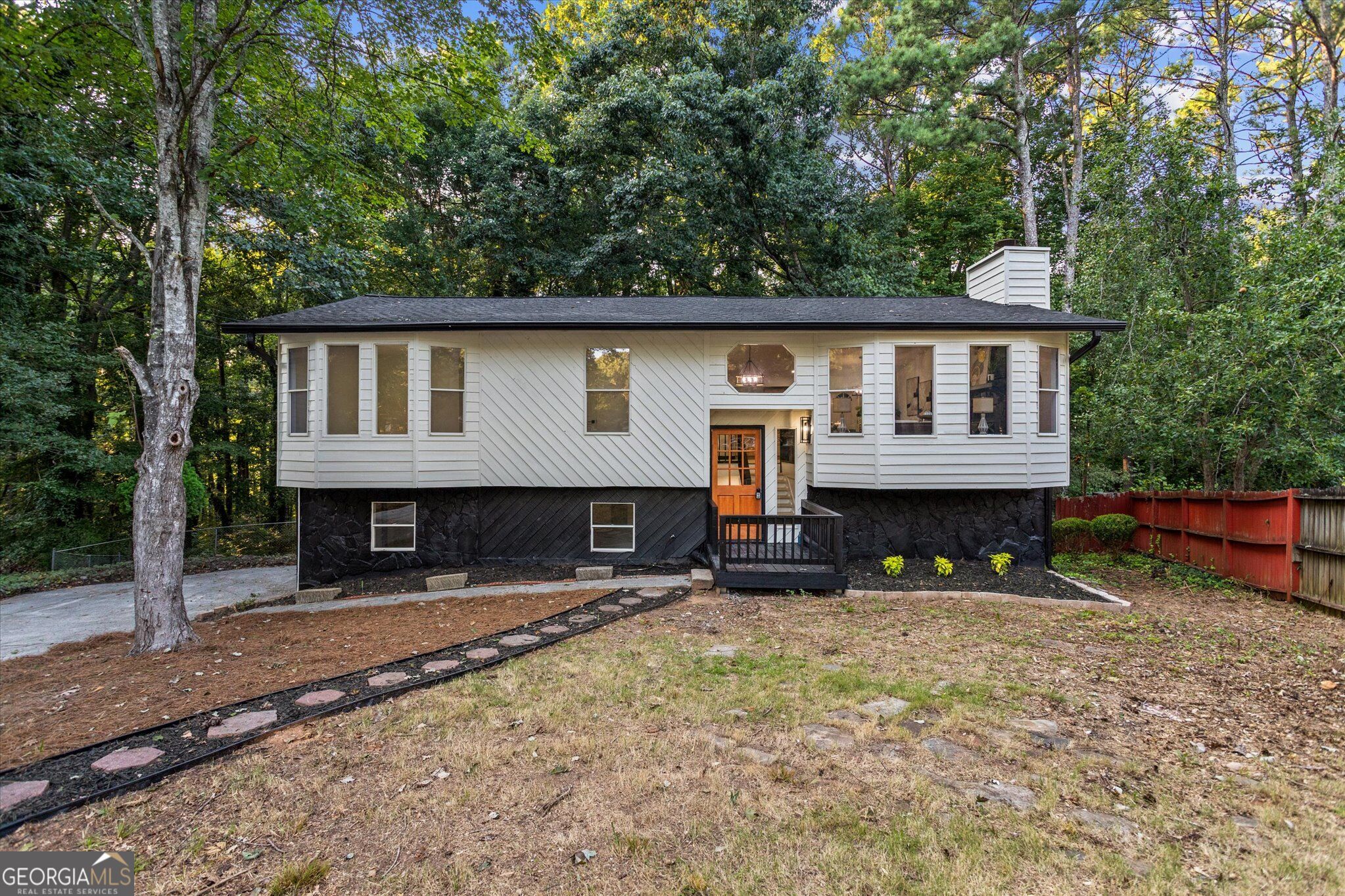3044 Jami Court Property Photo 1