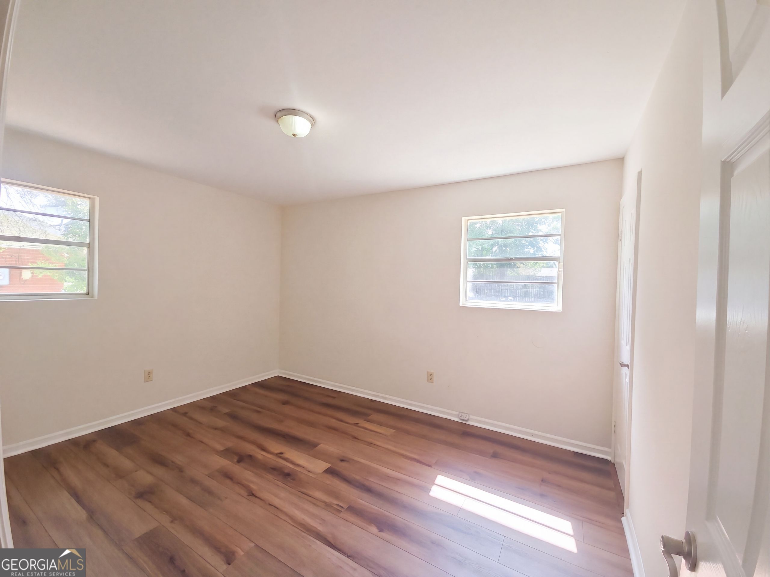 1812 Empress Avenue Property Photo 4