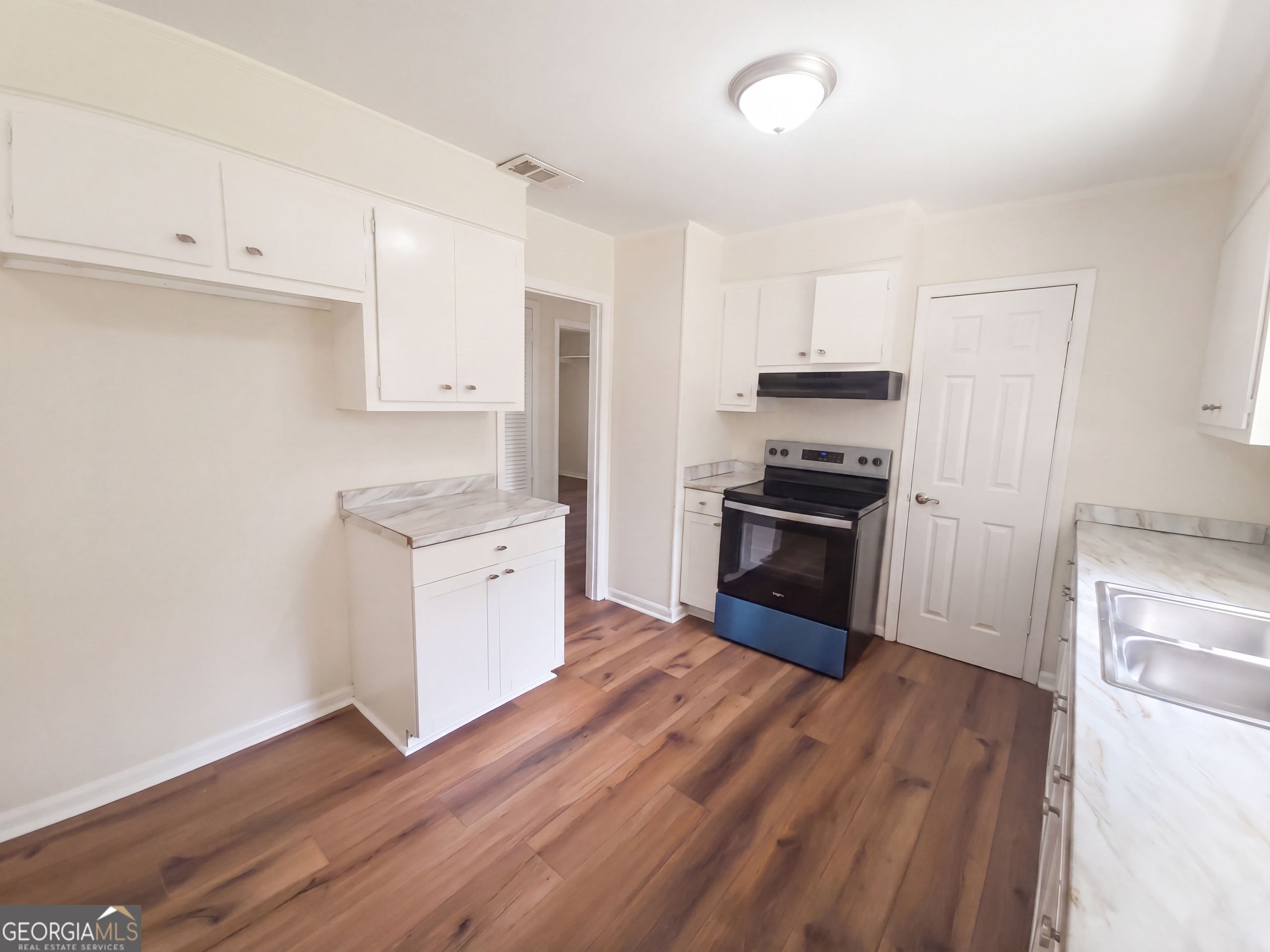 1812 Empress Avenue Property Photo 14