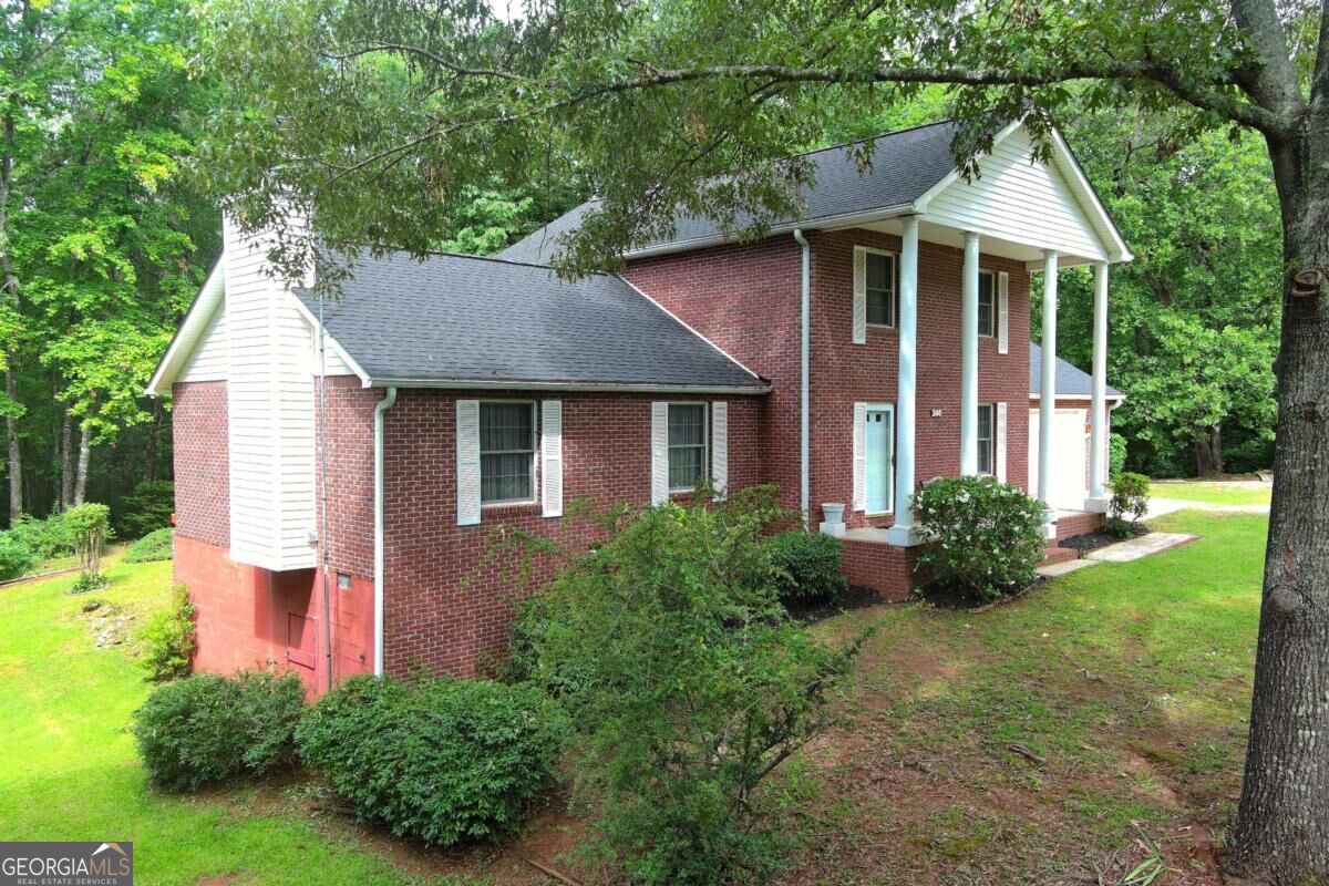 240 Riverview Road Property Photo 5