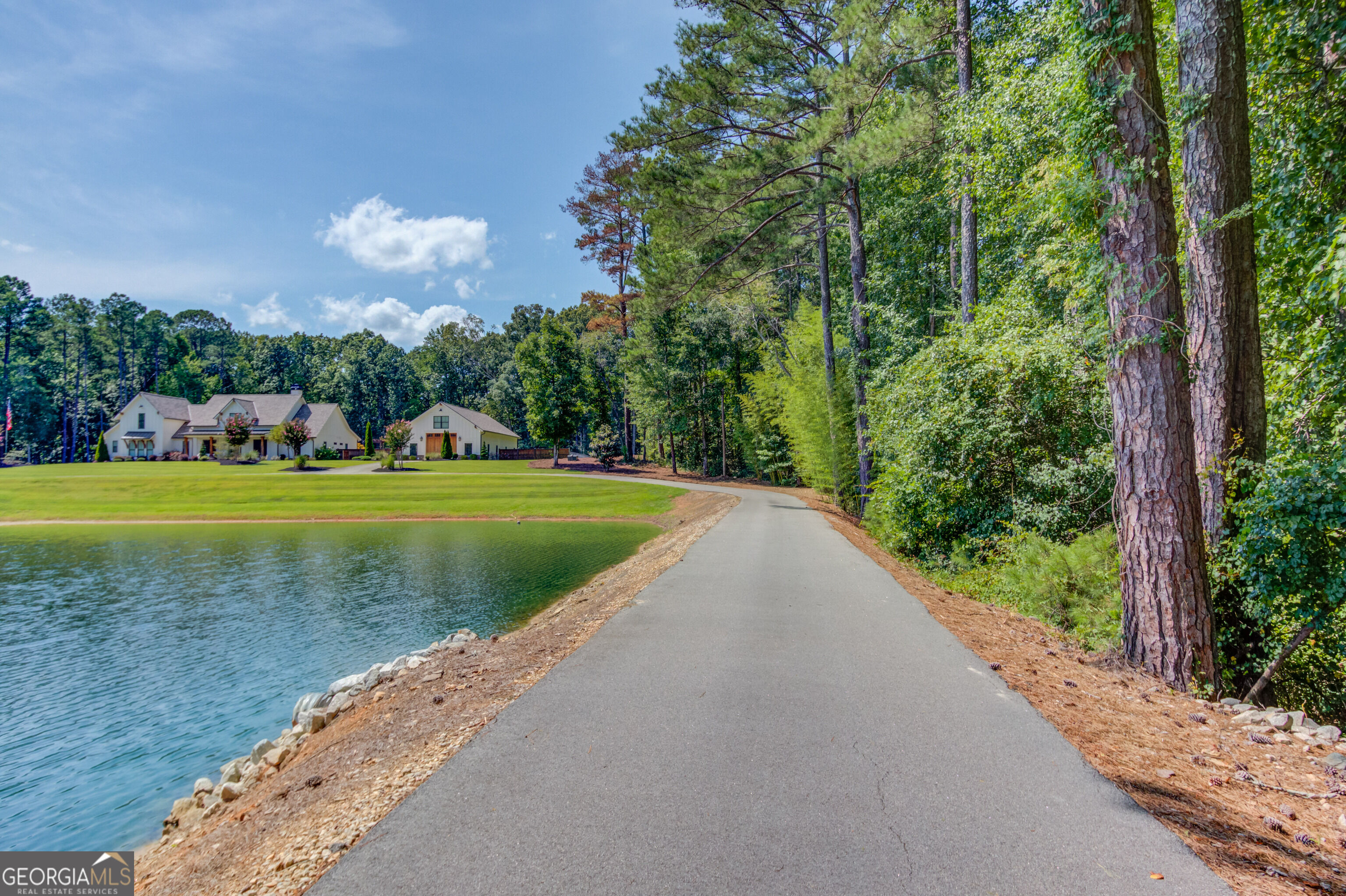 1092 Stewart Road Property Photo 3