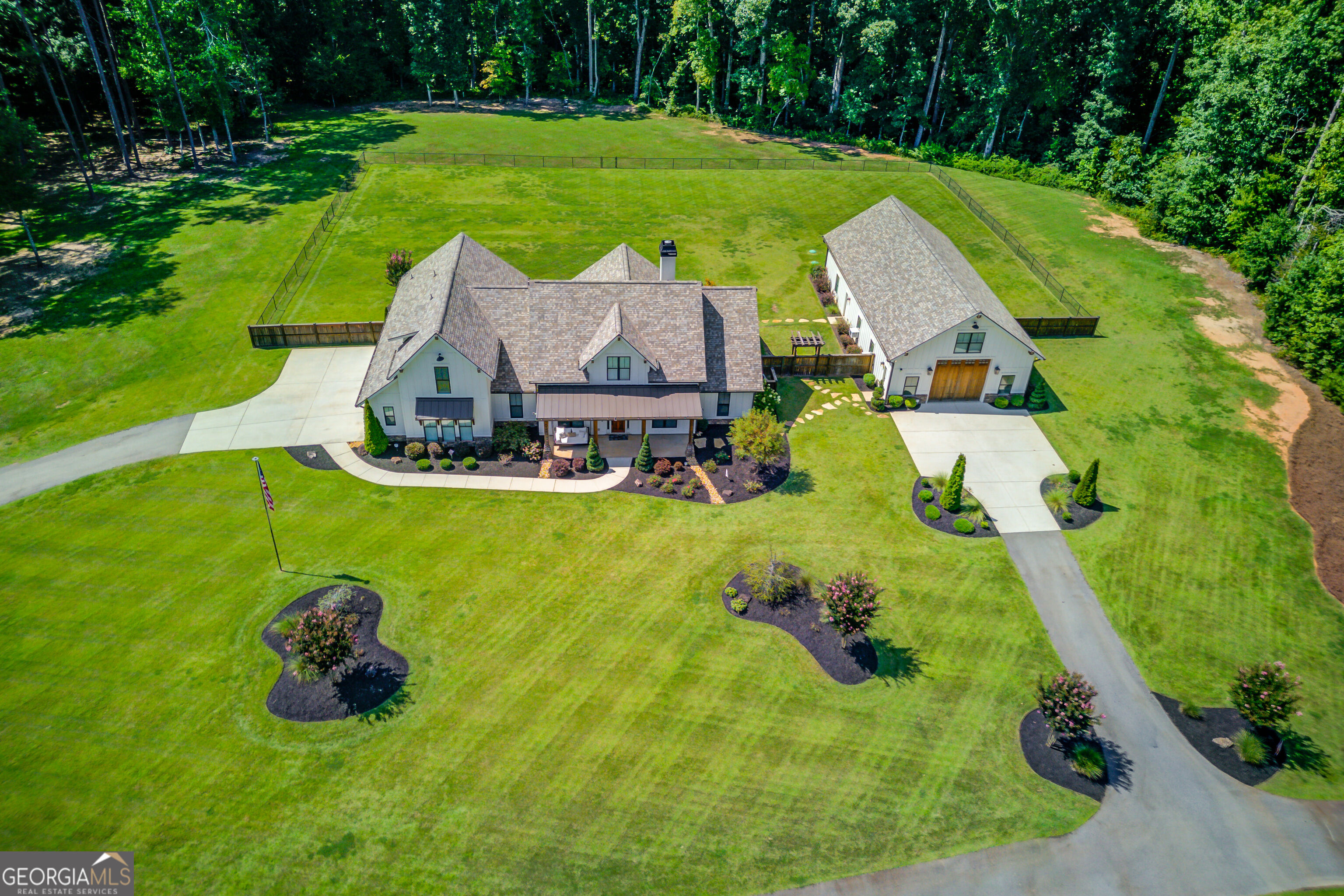 1092 Stewart Road Property Photo 5
