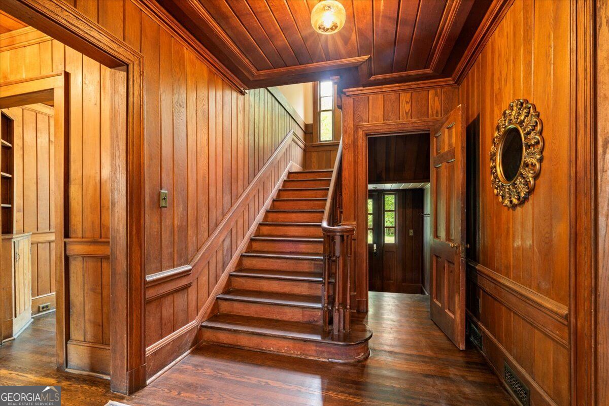 6104 Floyd Street Ne Property Photo 14