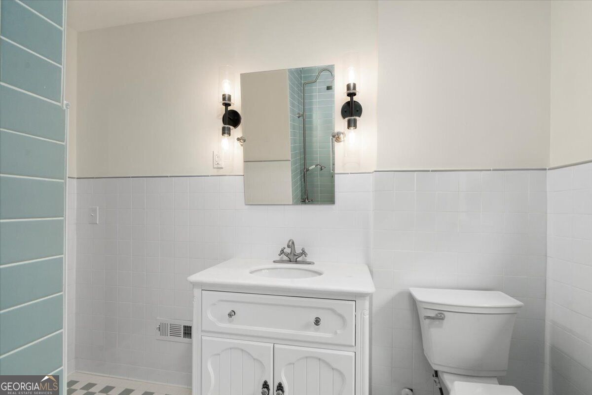 6104 Floyd Street Ne Property Photo 33