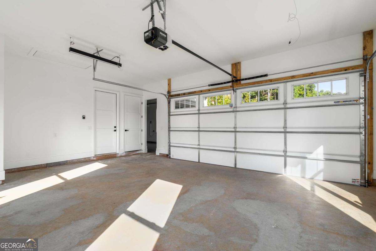 7252 Creekside Way Property Photo 48