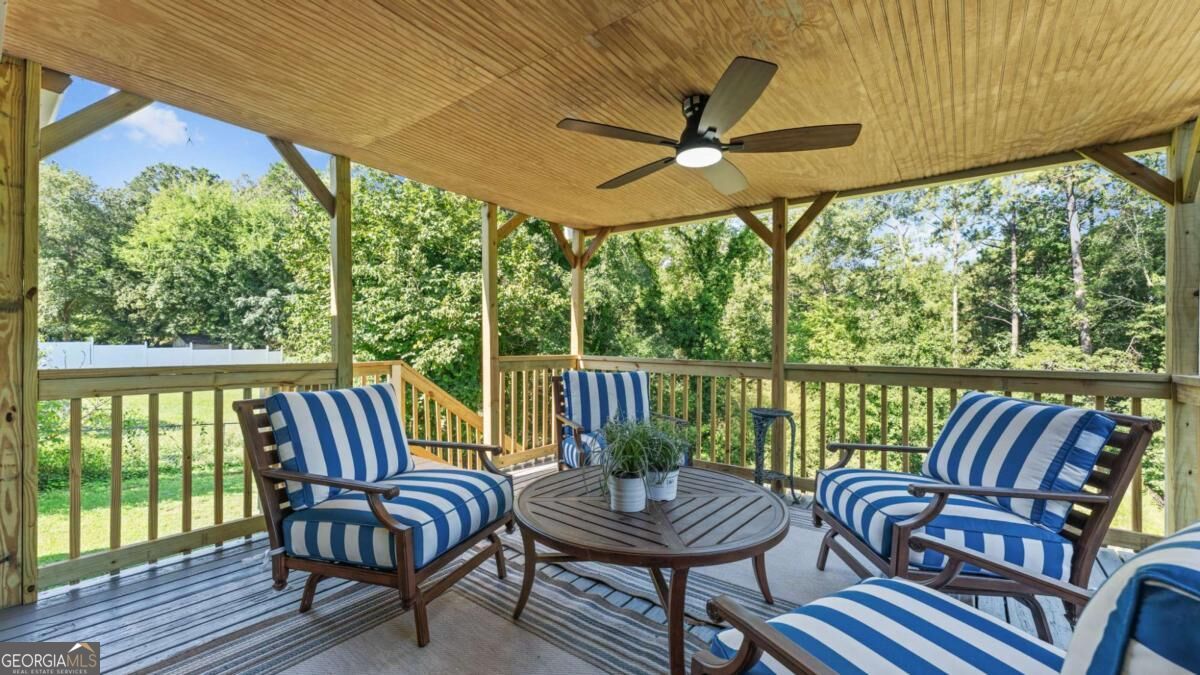 453 Mountain View Road Se Property Photo 9