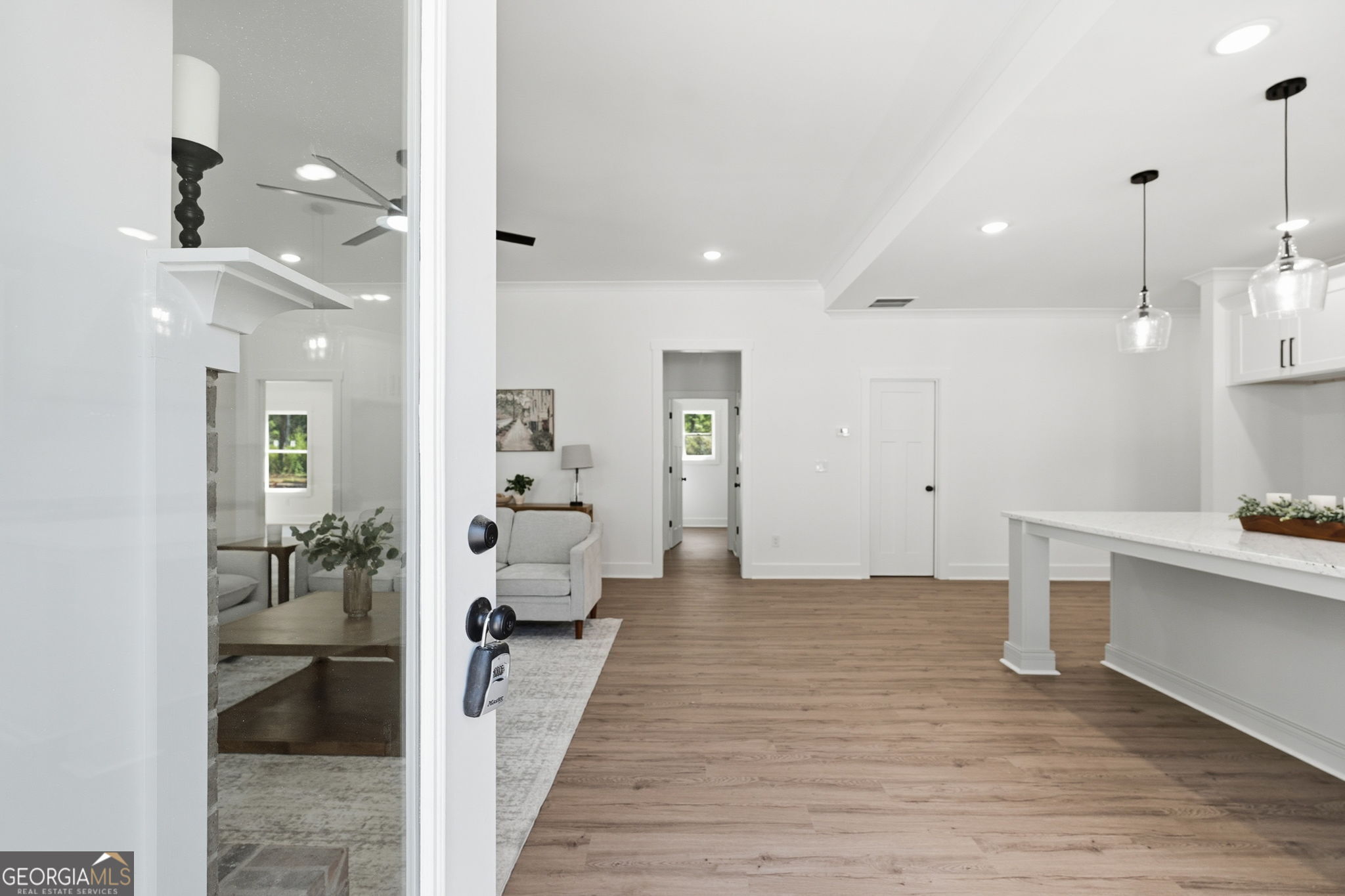 5173 Martin Street Se Property Photo 2