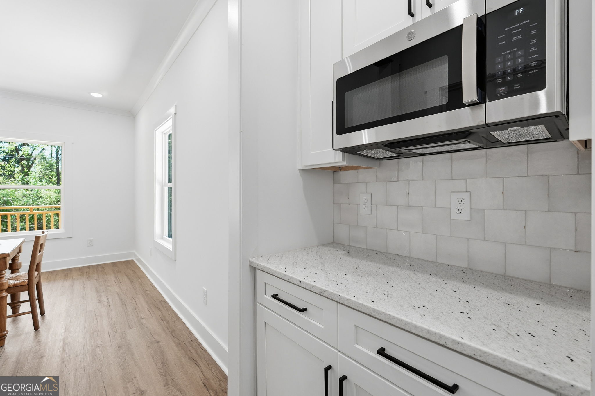 5173 Martin Street Se Property Photo 5